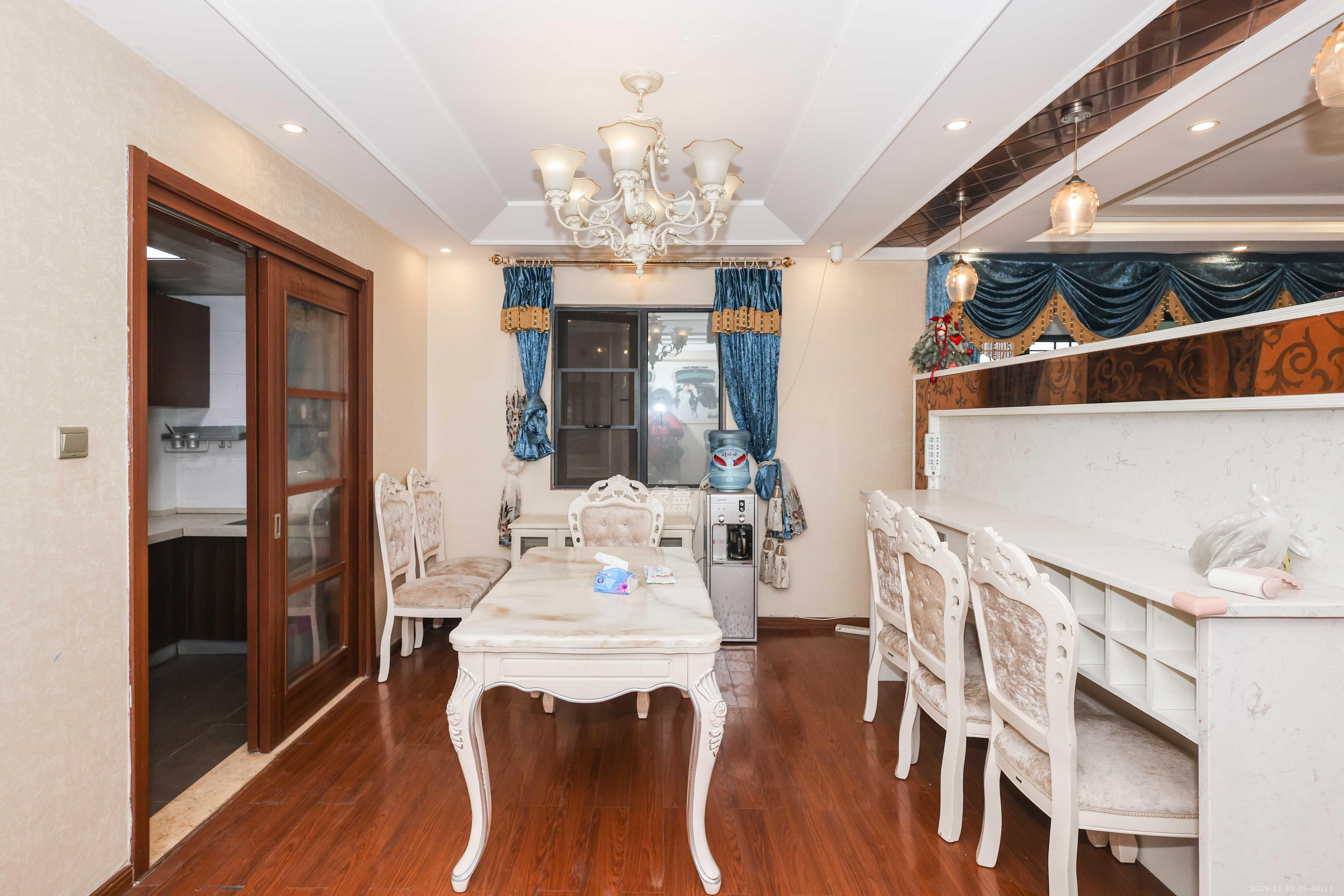 万科城市花园  3室2厅2卫    2600.0元/月室内图