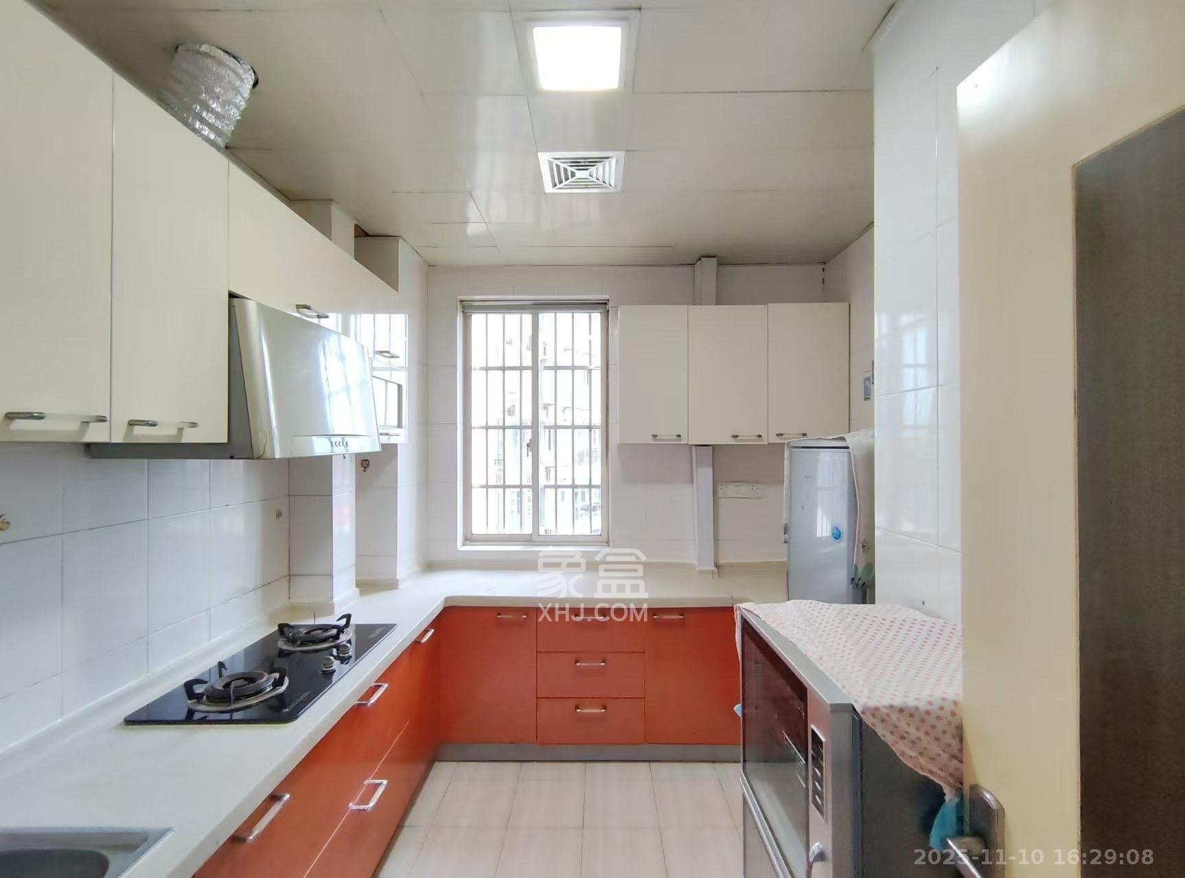 一心花苑 3室2厅2卫 3200.0元/月 一心花苑 3室2厅2卫 3200.0元/月室内图