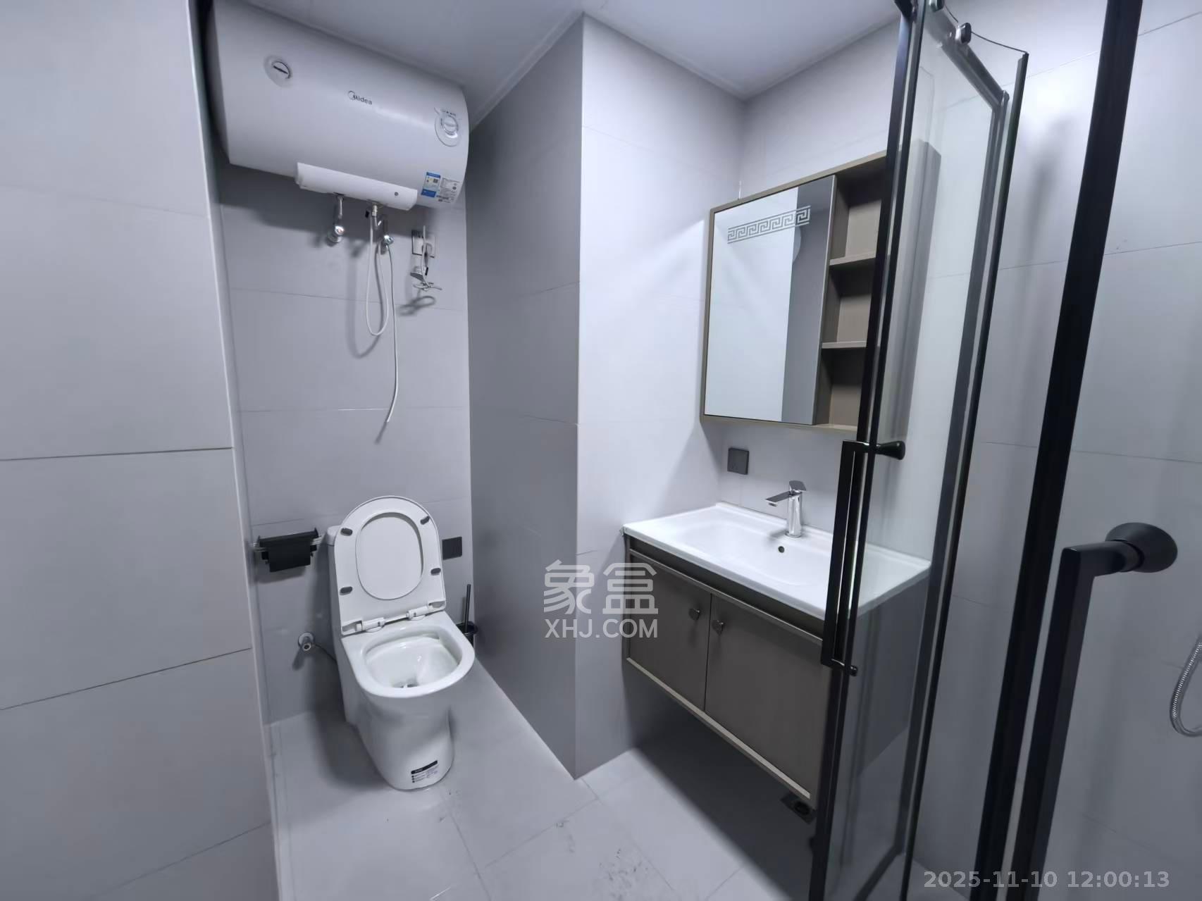 华润置地中心 1室1厅1卫 2500.0元/月 华润置地中心 1室1厅1卫 2500.0元/月室内图