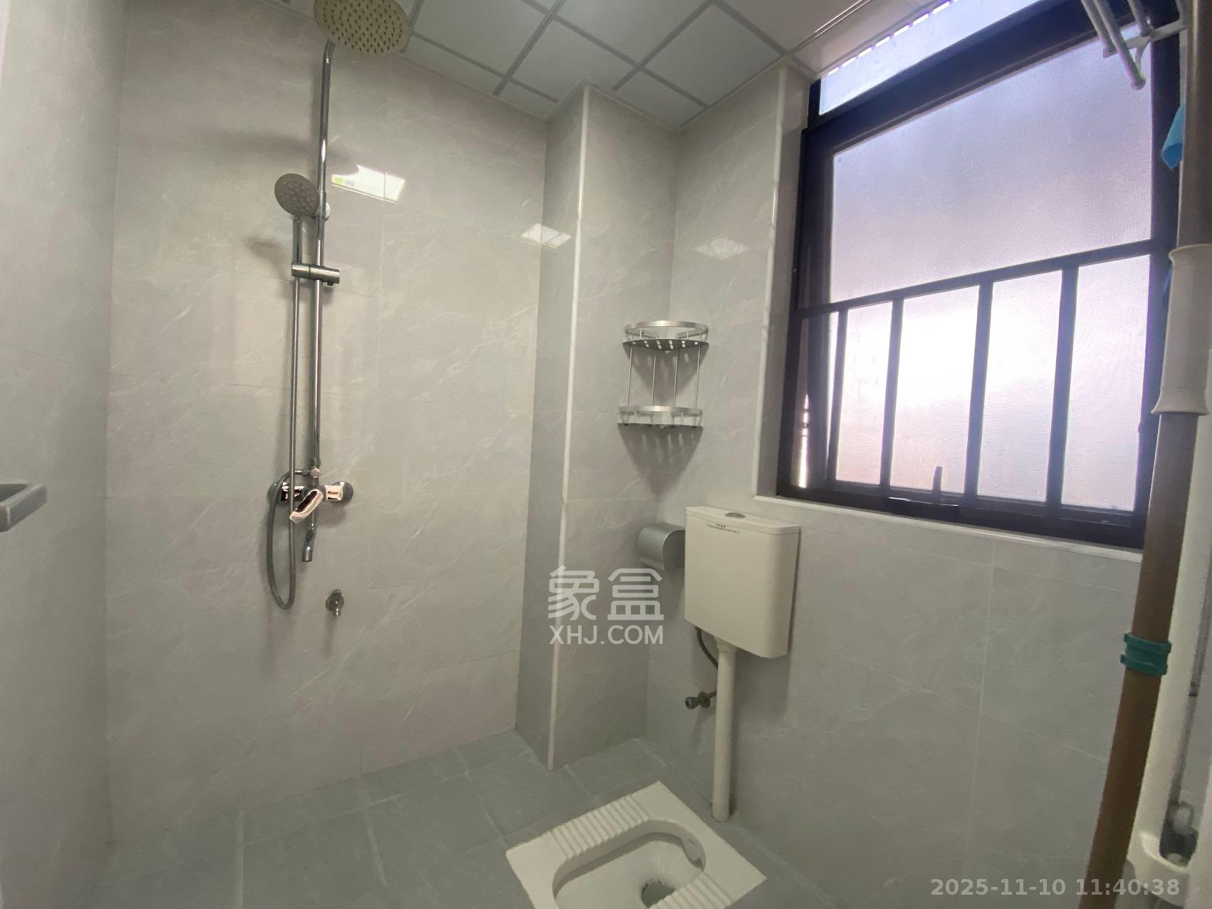 中建信和城  1室2厅2卫    2600.0元/月室内图