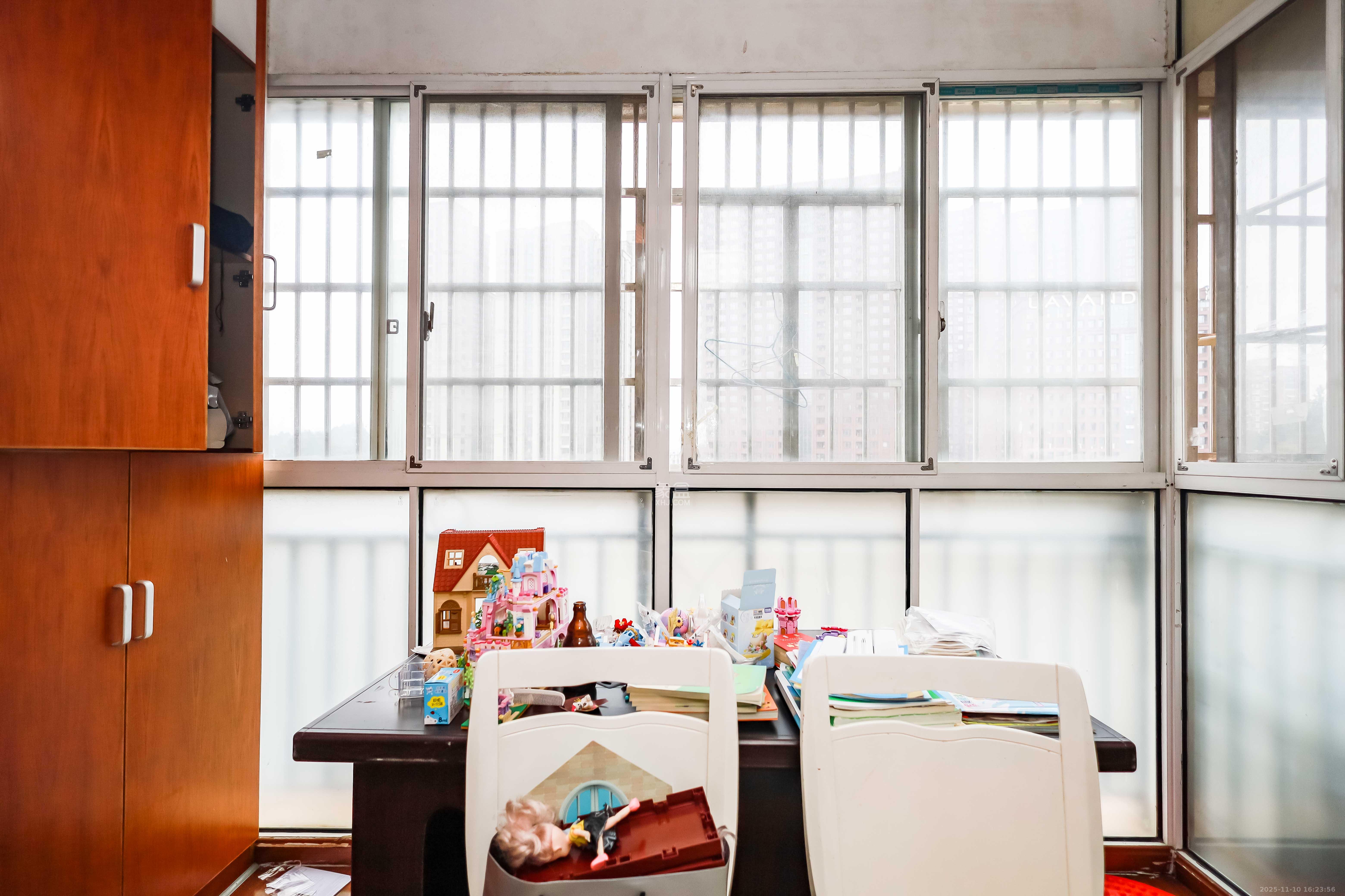 枫雅名苑 2室2厅1卫 2000.0元/月 枫雅名苑 2室2厅1卫 2000.0元/月室内图