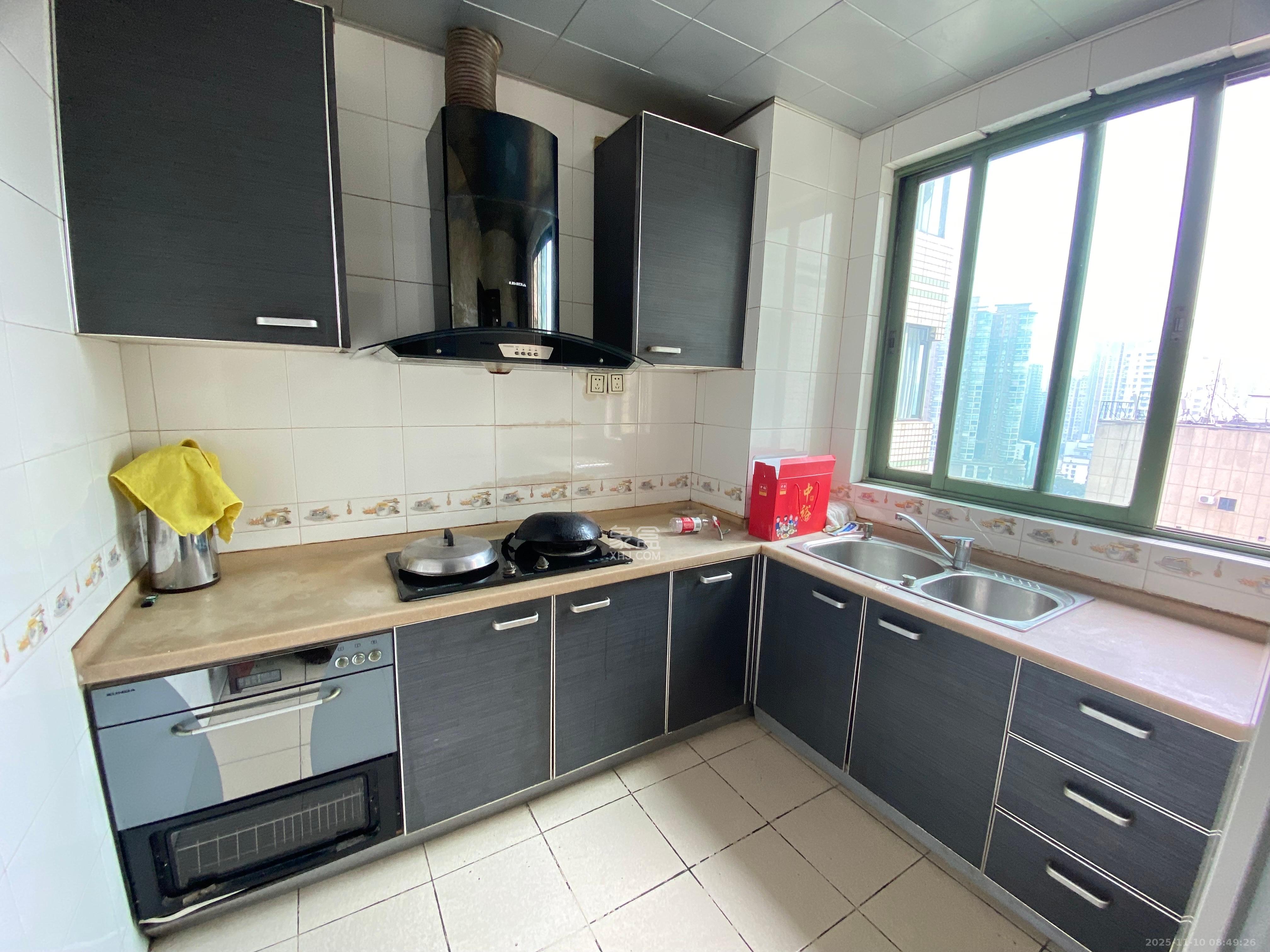 佳逸豪园 3室2厅1卫 3000.0元/月 佳逸豪园 3室2厅1卫 3000.0元/月室内图