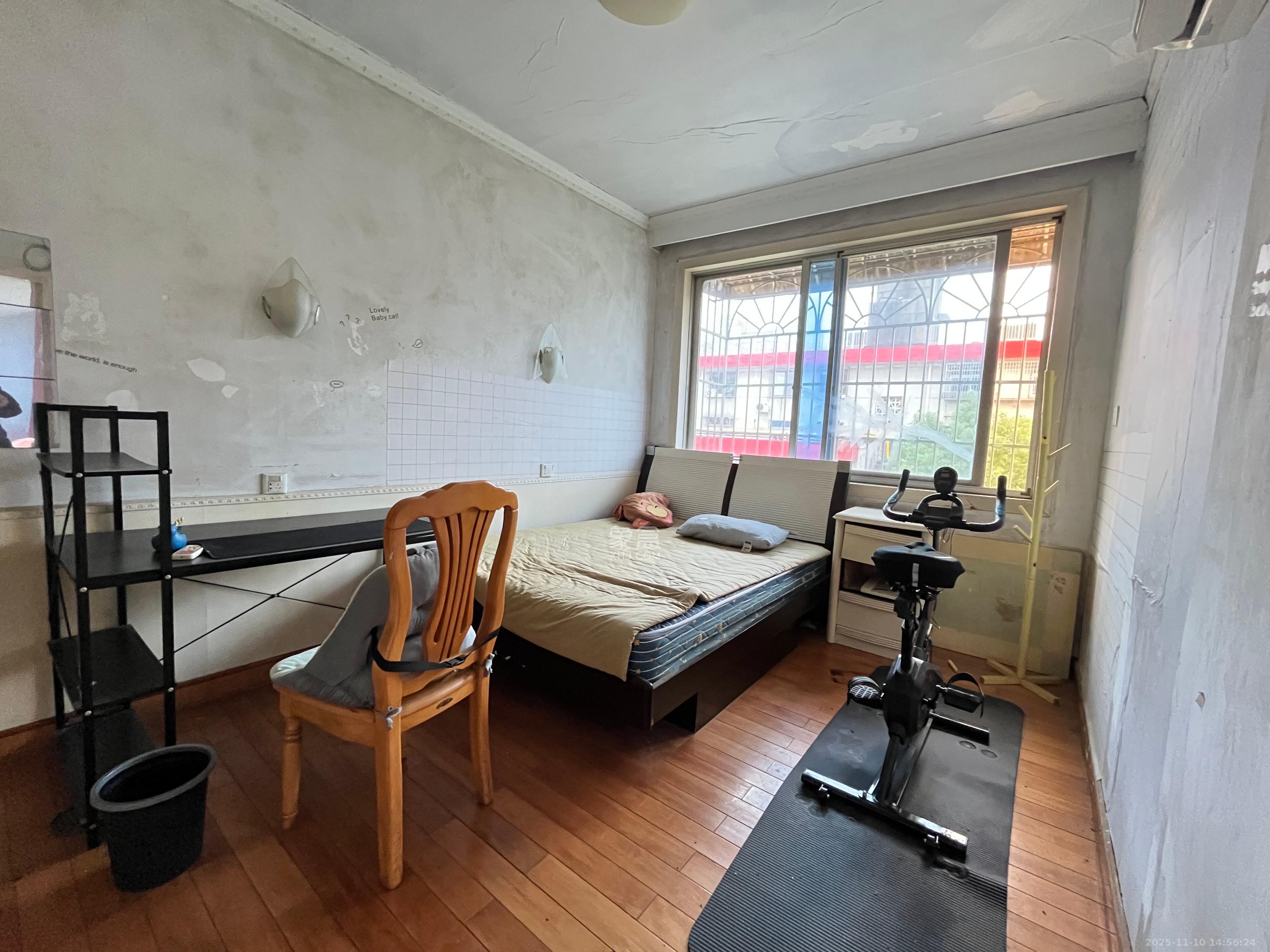 上麻园岭散盘  4室1厅1卫    1600.0元/月室内图