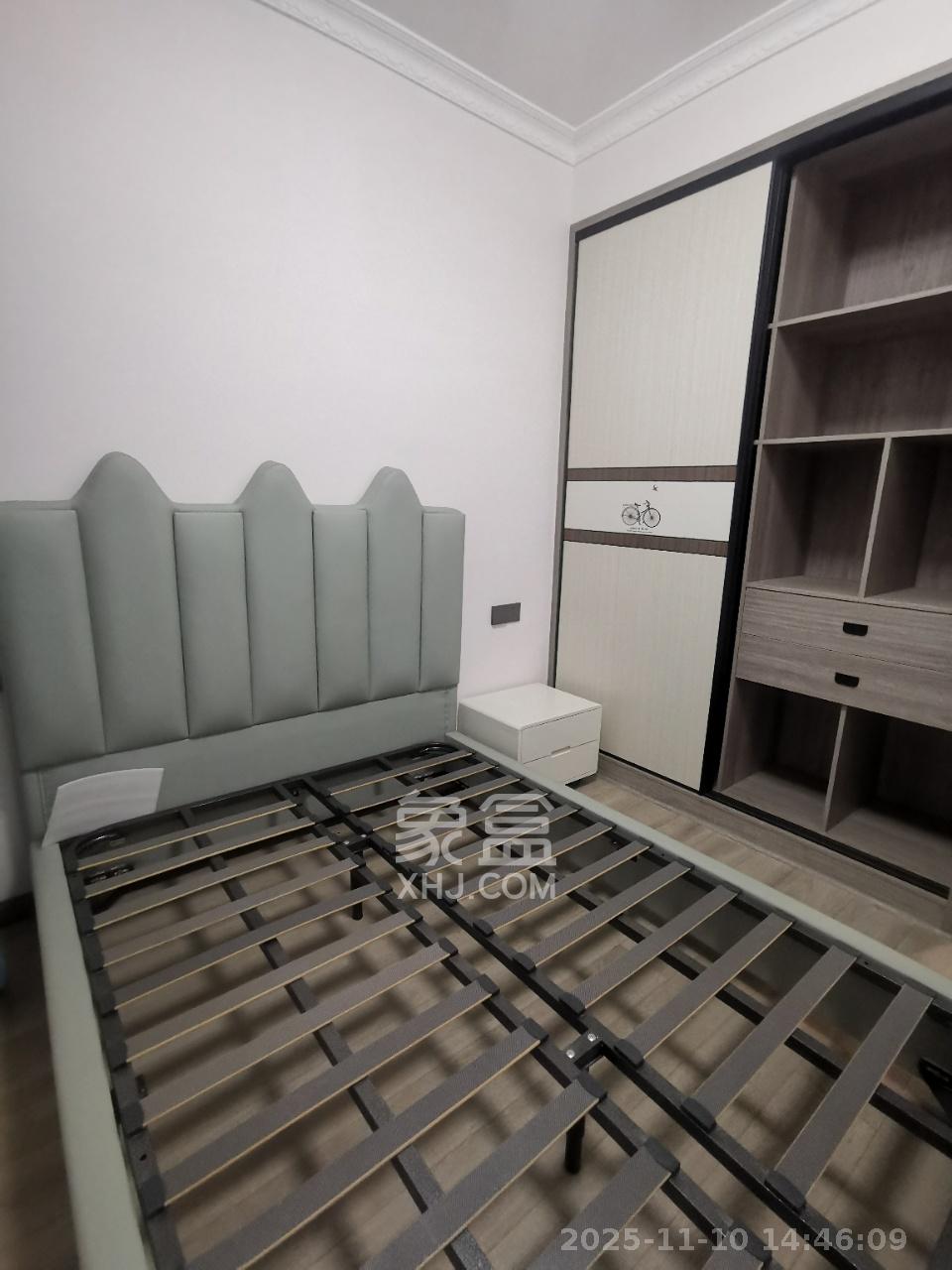 保利东郡  4室2厅2卫    2000.0元/月室内图