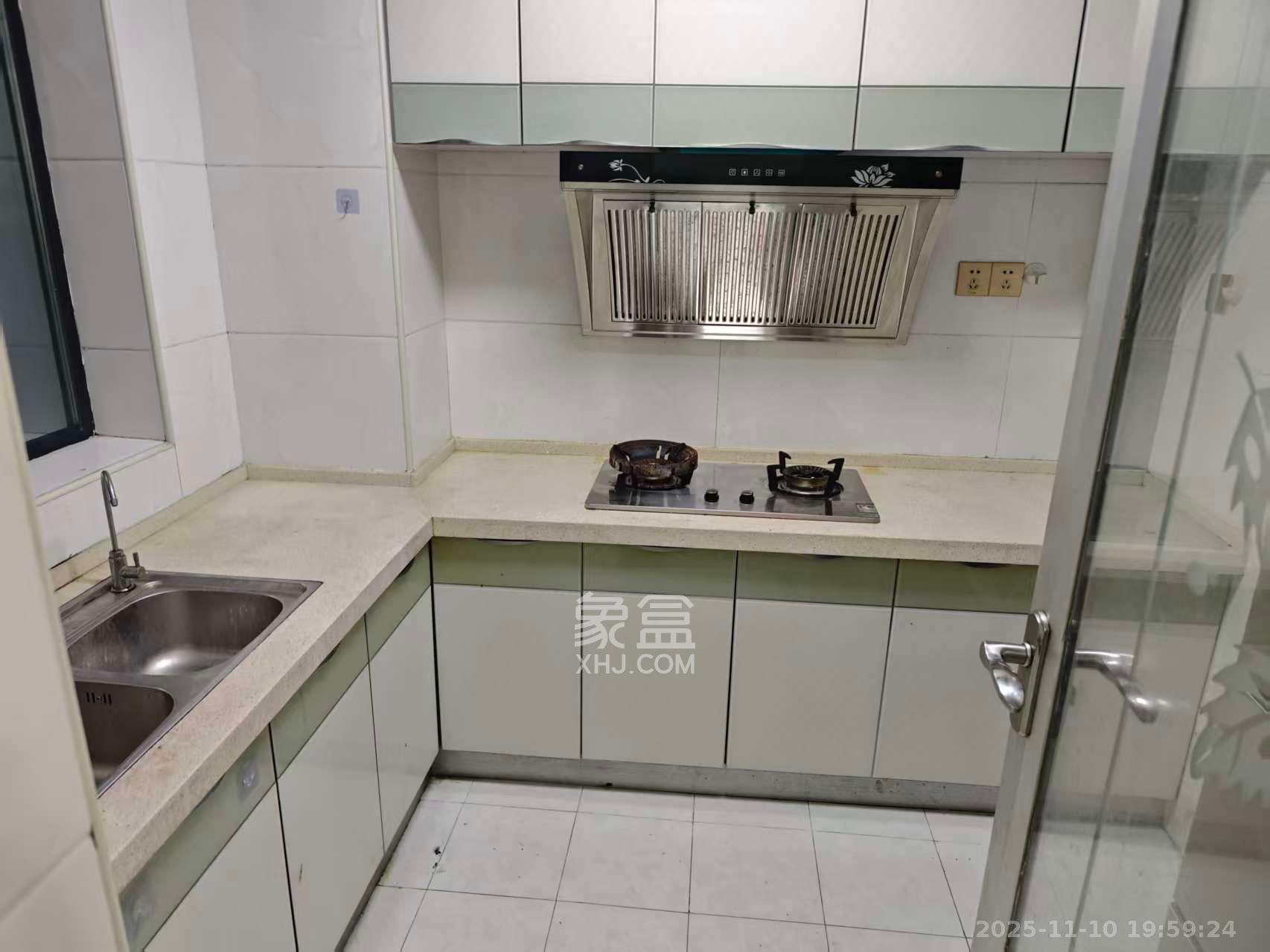 天元涉外景园B区  3室2厅1卫    3000.0元/月