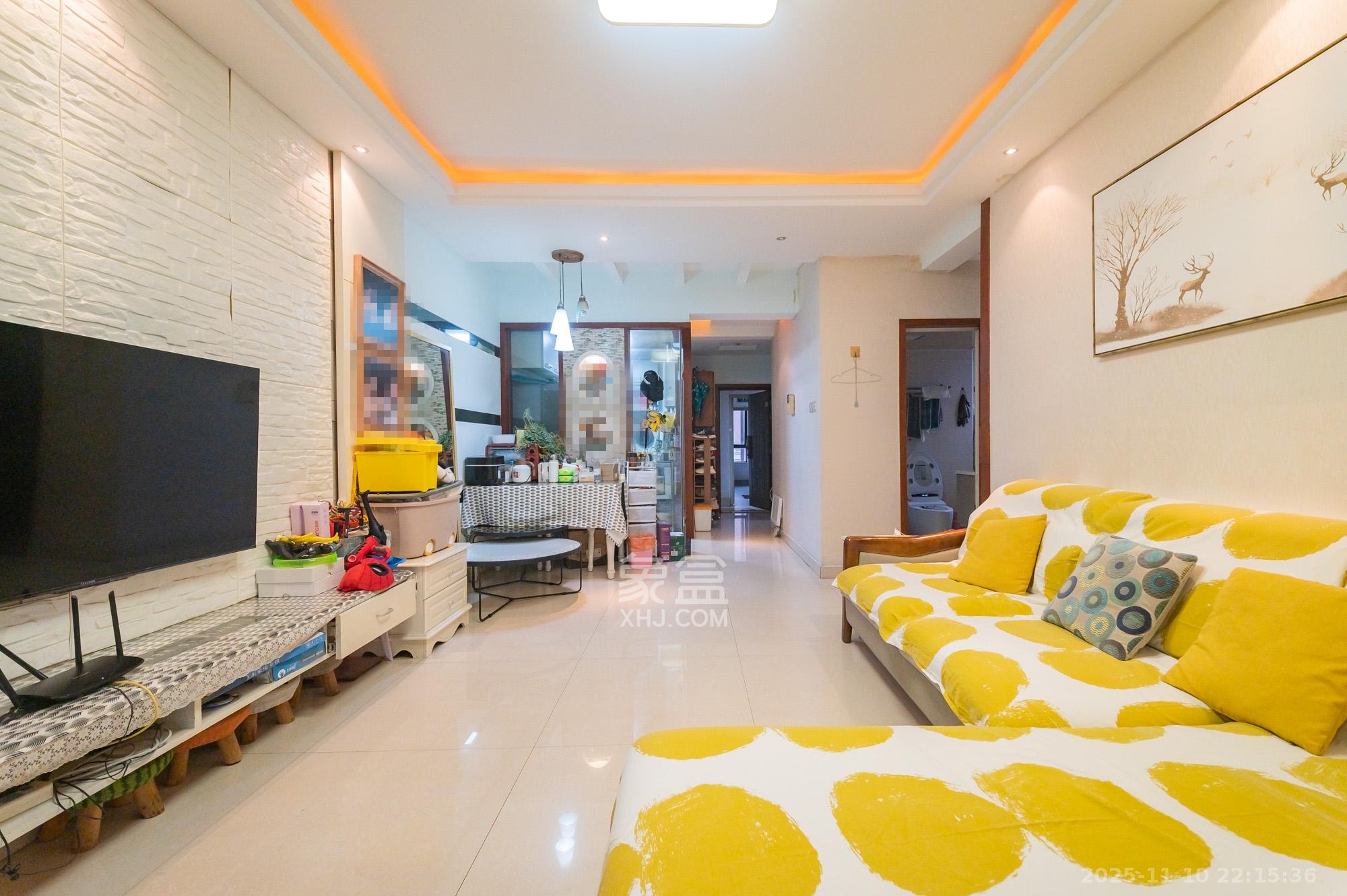 华润凤凰城一期 2室2厅1卫 50.0万 华润凤凰城一期 2室2厅1卫 50.0万客厅