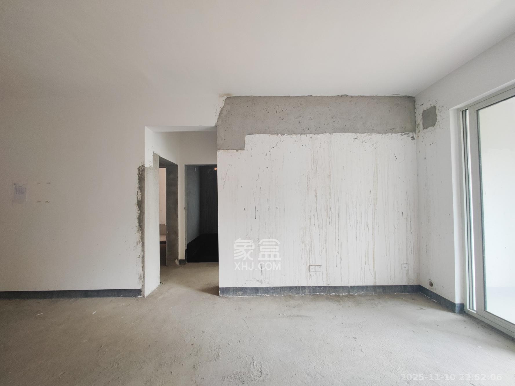 五矿万境水岸三期  1室0厅0卫    85.0万客厅