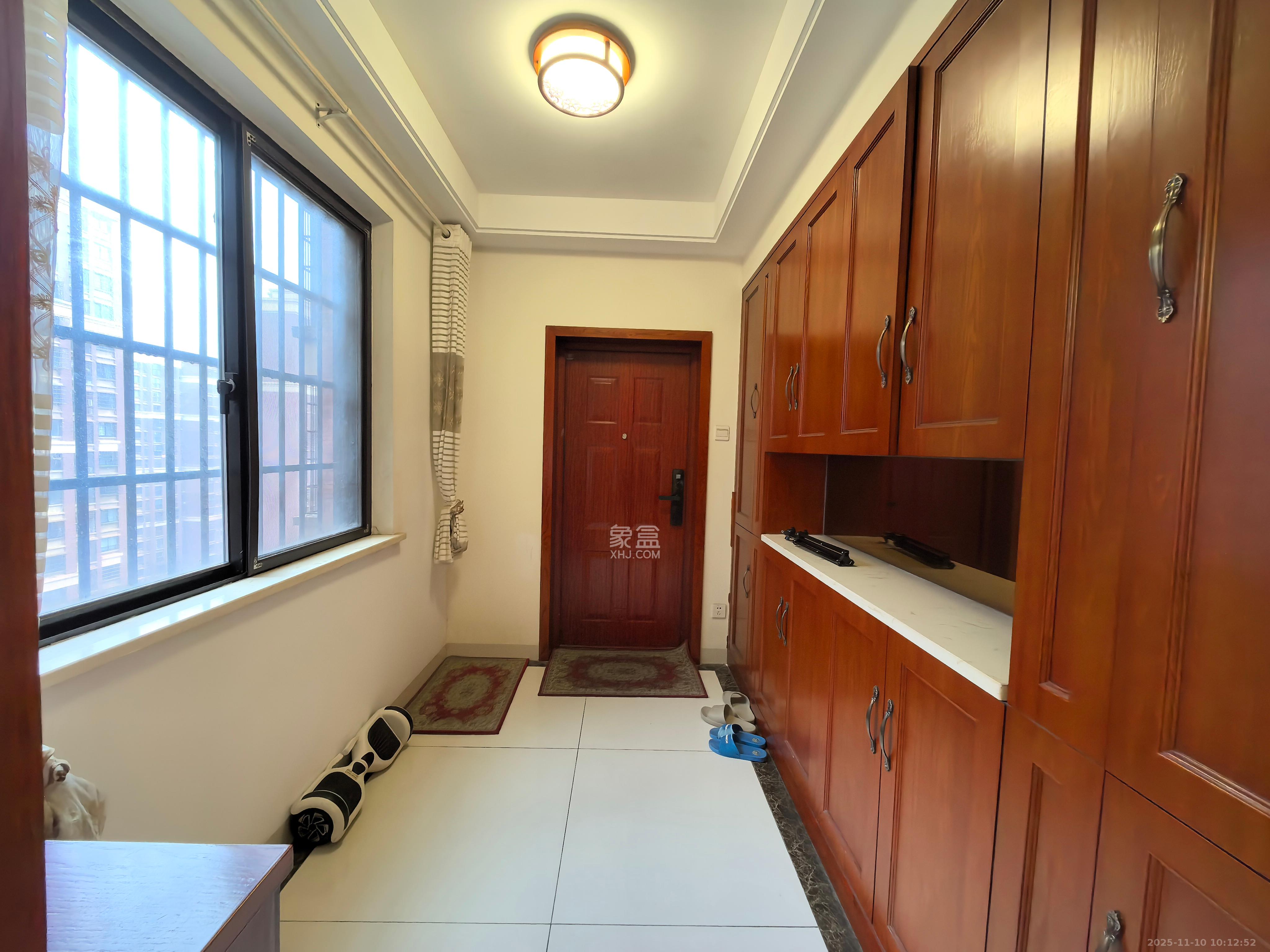 新城国际花都 3室2厅1卫 1800.0元/月 新城国际花都 3室2厅1卫 1800.0元/月室内图