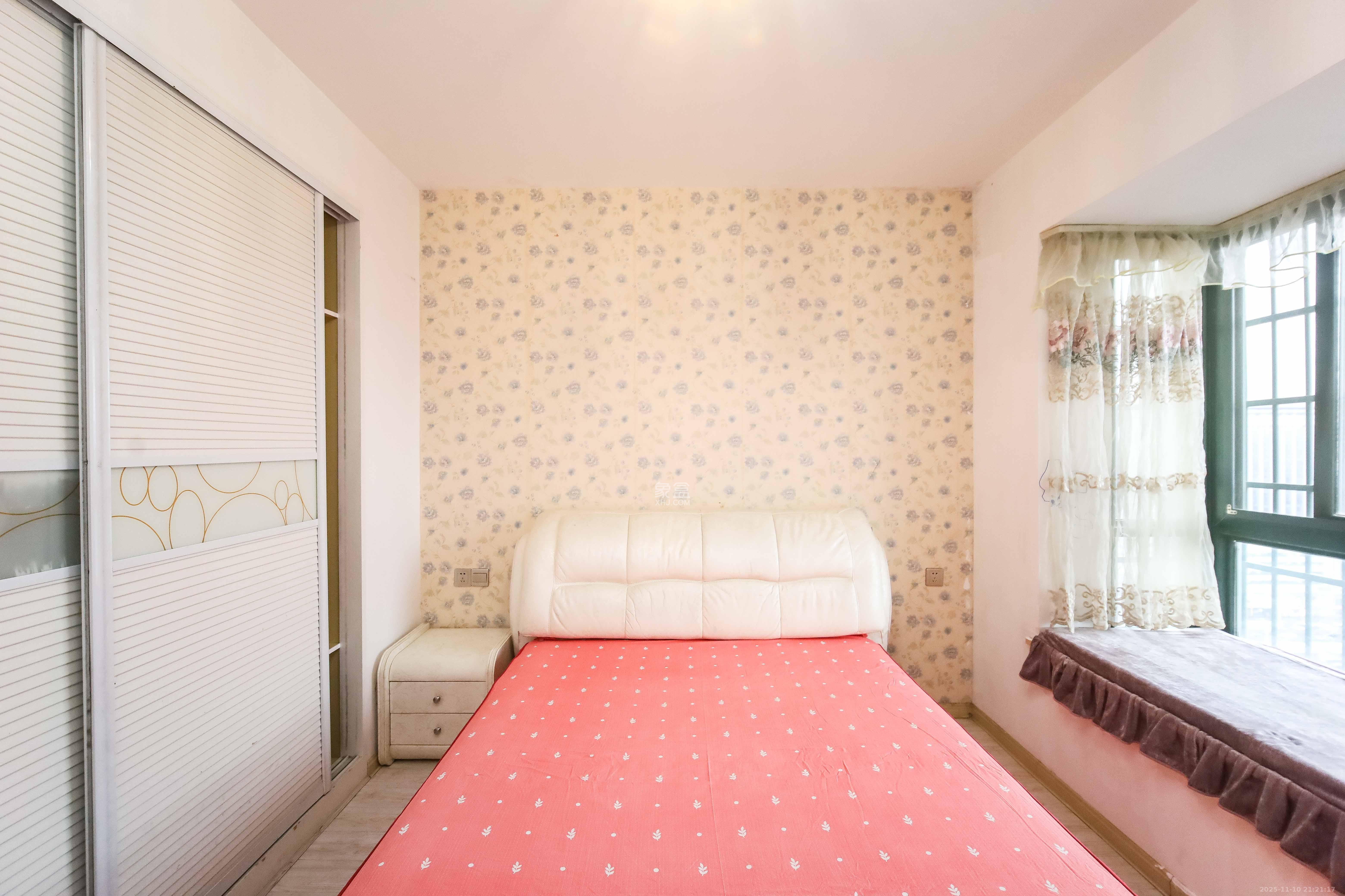 东玺门  2室1厅1卫    71.88万卧室