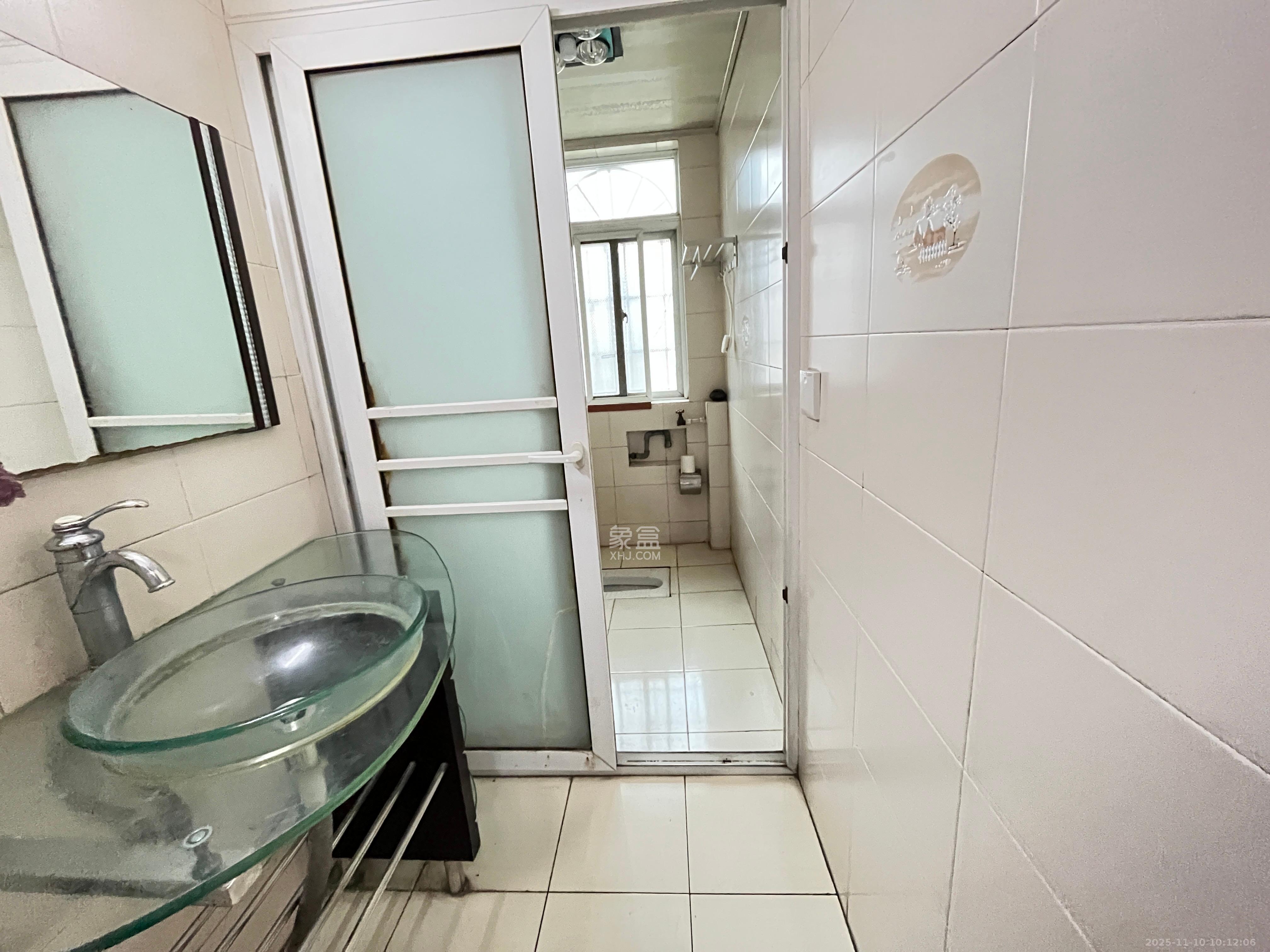 古汉城宿舍（同超集团控股公司）  3室2厅2卫    1800.0元/月室内图