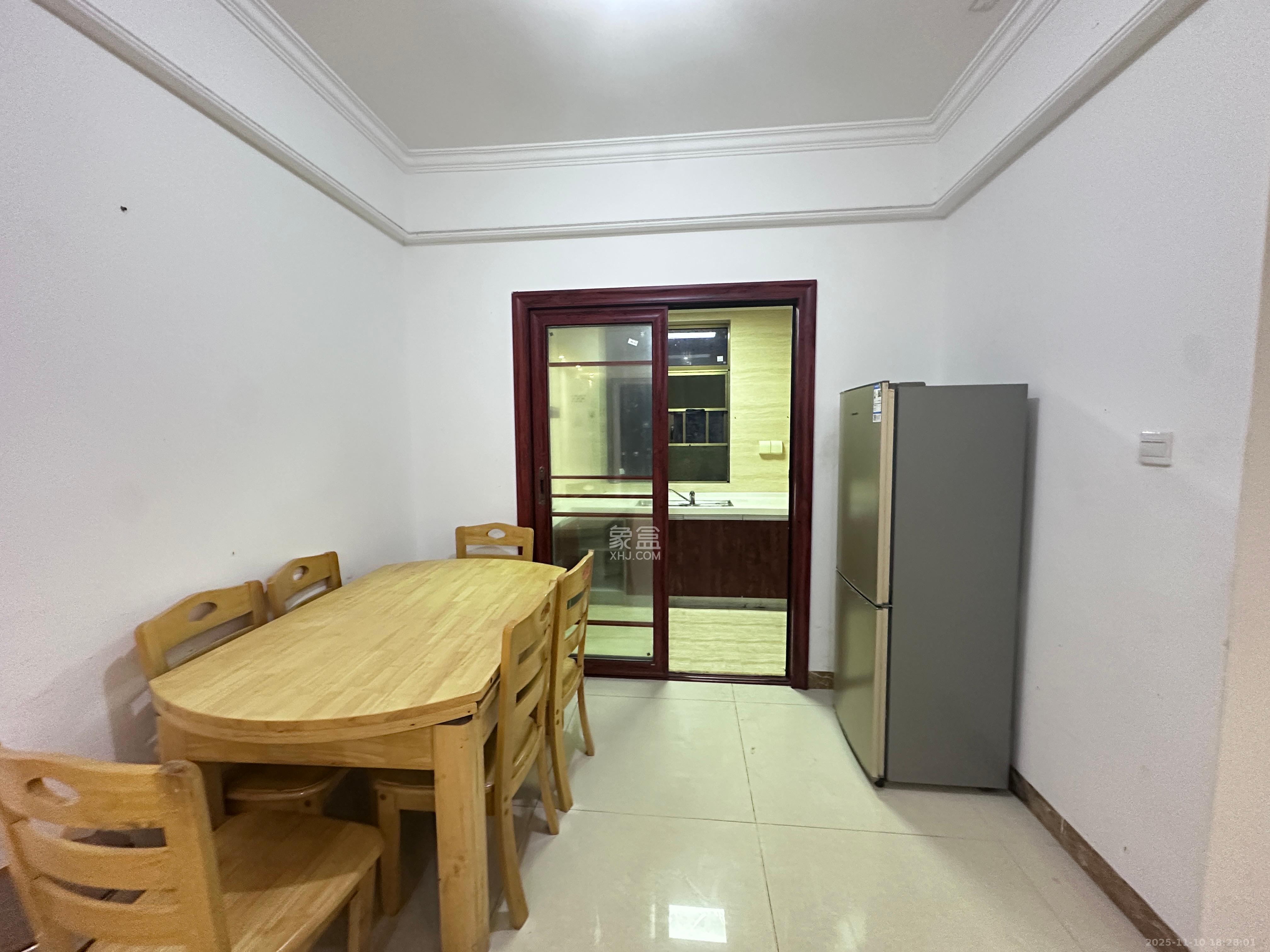 江山帝景哈佛  1室2厅2卫    1900.0元/月室内图