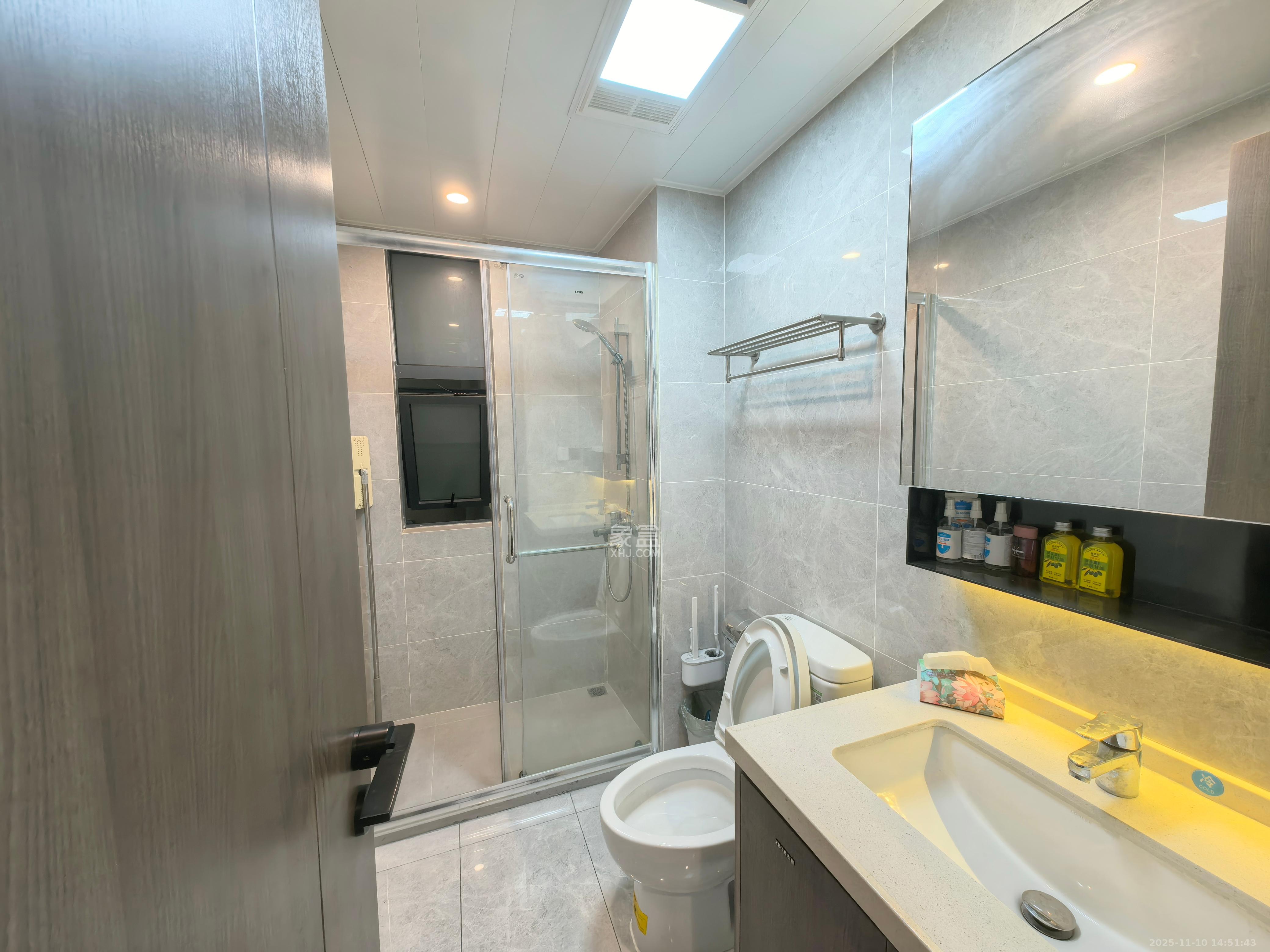 欣利梅溪左岸 3室2厅2卫 3200.0元/月 欣利梅溪左岸 3室2厅2卫 3200.0元/月室内图