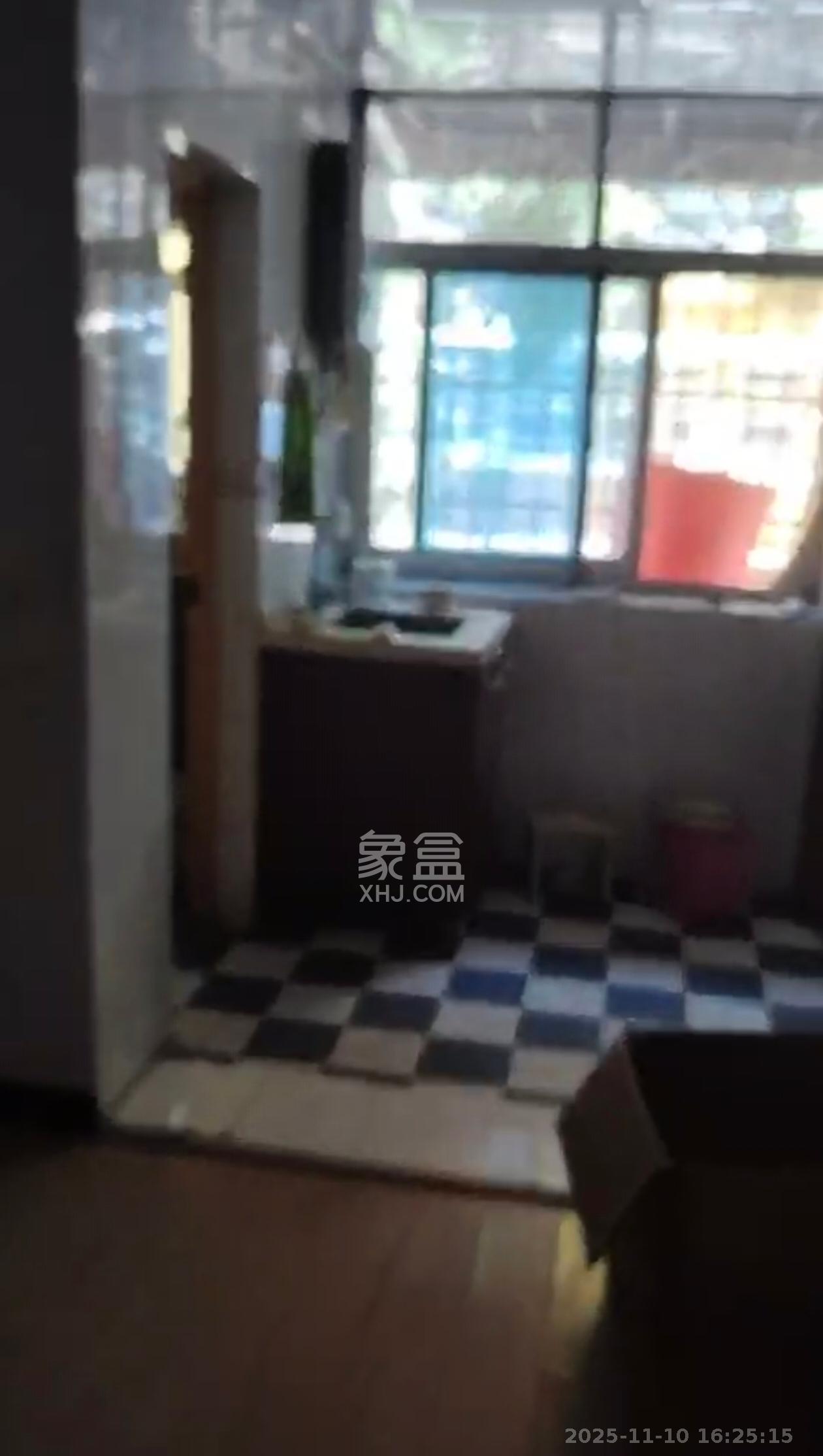 梨子山社区长电宿舍  2室1厅1卫    1800.0元/月室内图1