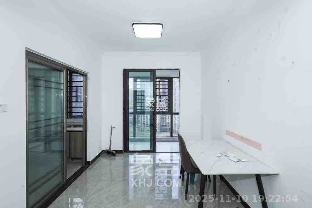 中国铁建梅溪青秀三期 5室2厅2卫 3500.0元/月 中国铁建梅溪青秀三期 5室2厅2卫 3500.0元/月室内图