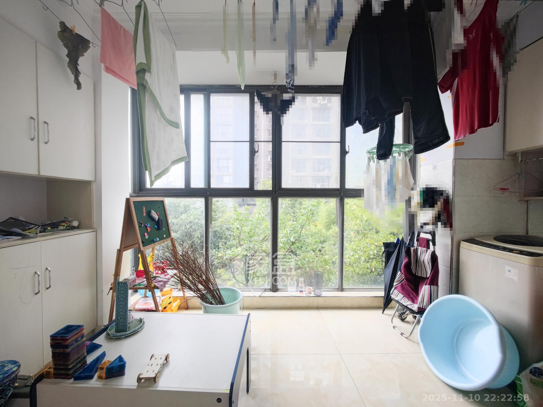 颐和佳园  2室2厅1卫    62.0万阳台