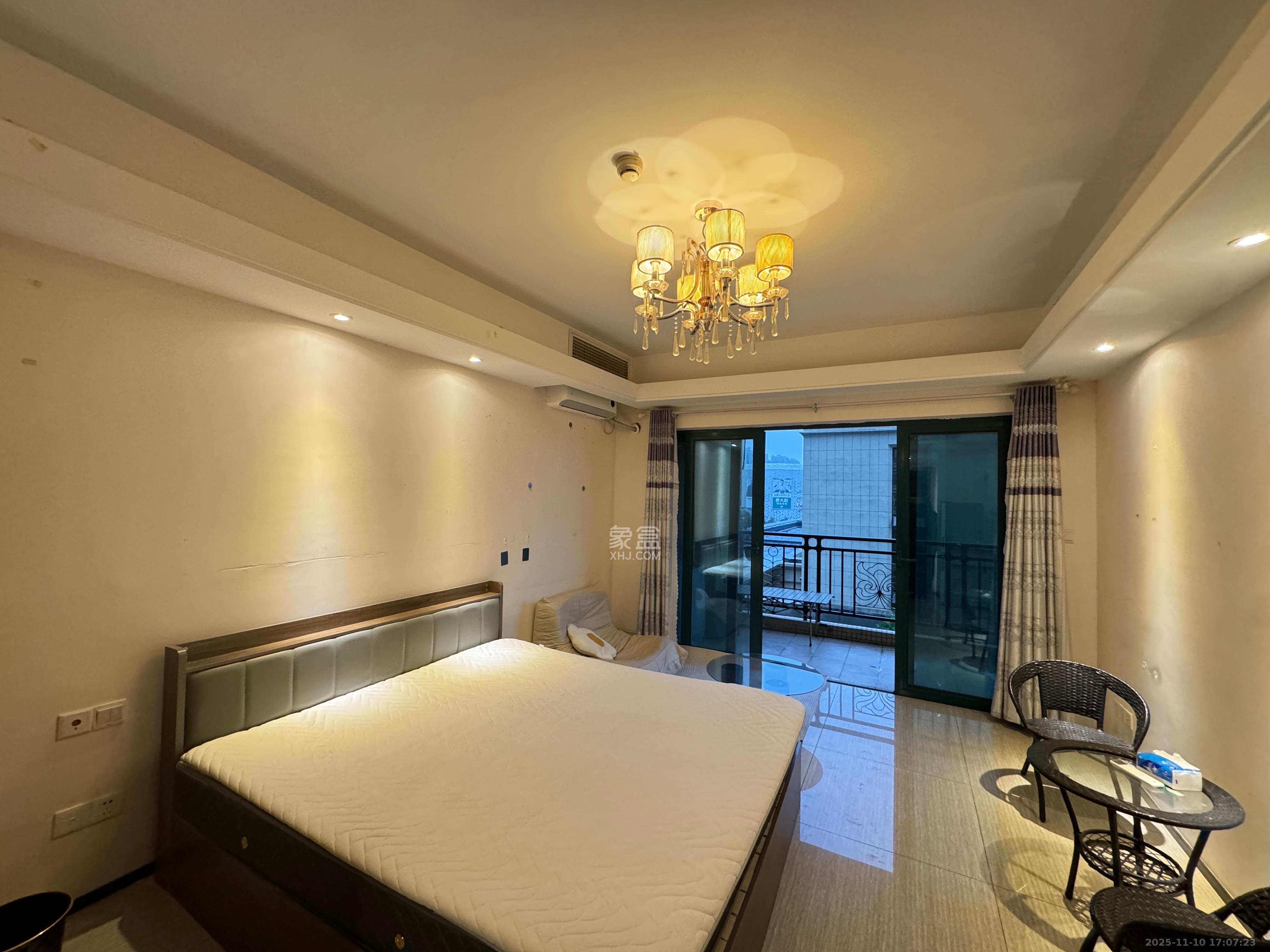 恒大翡翠华庭 1室0厅1卫 1400.0元/月 恒大翡翠华庭 1室0厅1卫 1400.0元/月室内图