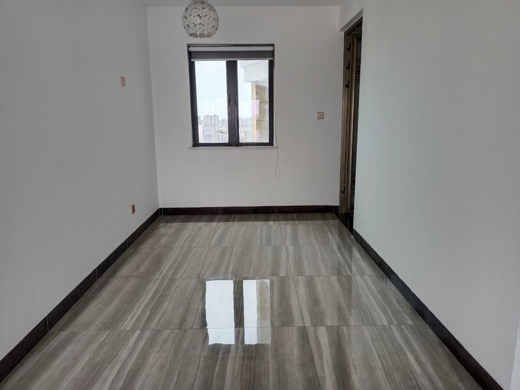 国兴城（B区）  3室2厅2卫    4300.0元/月室内图