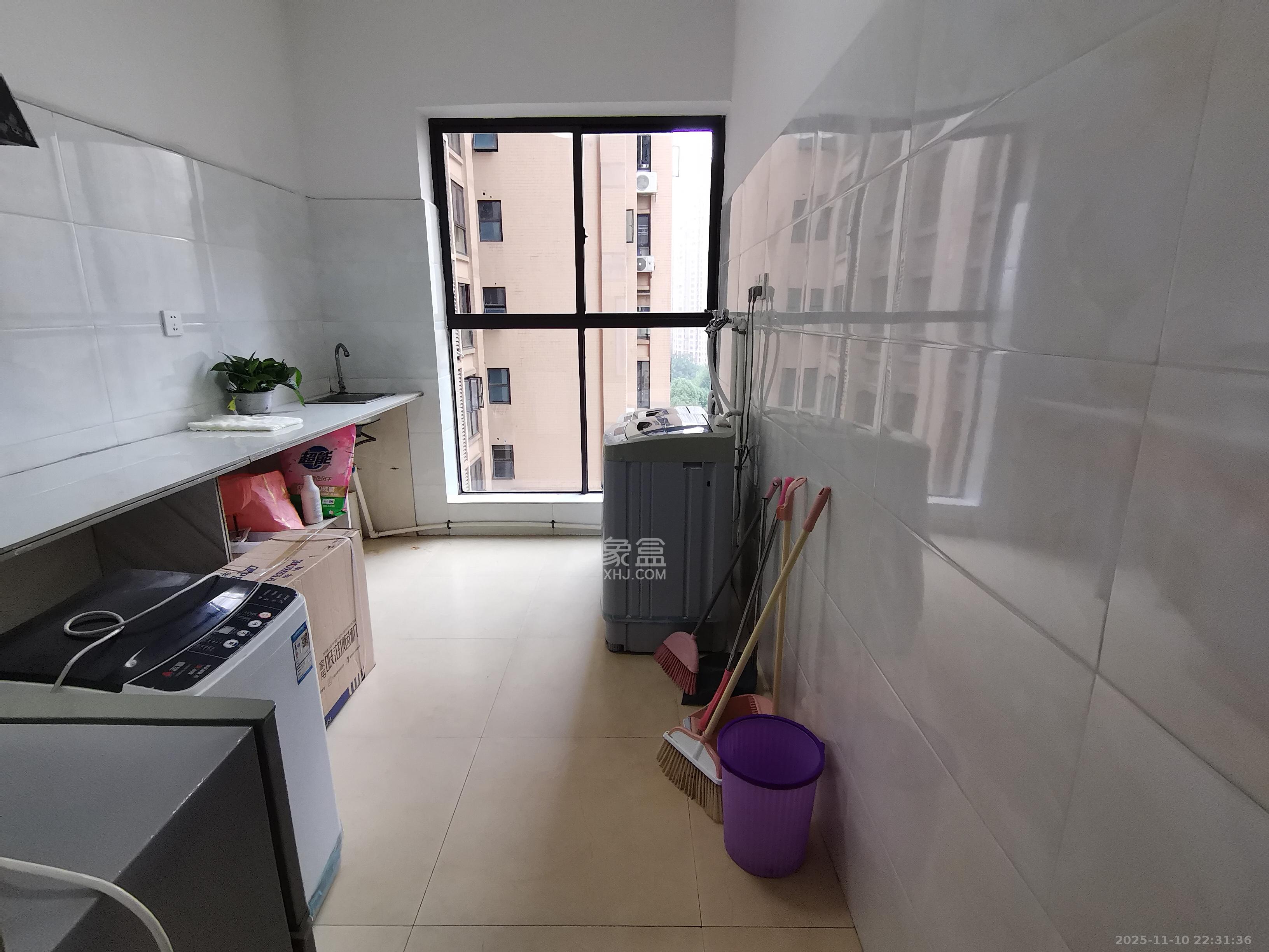 润和又一城  1室1厅1卫    700.0元/月