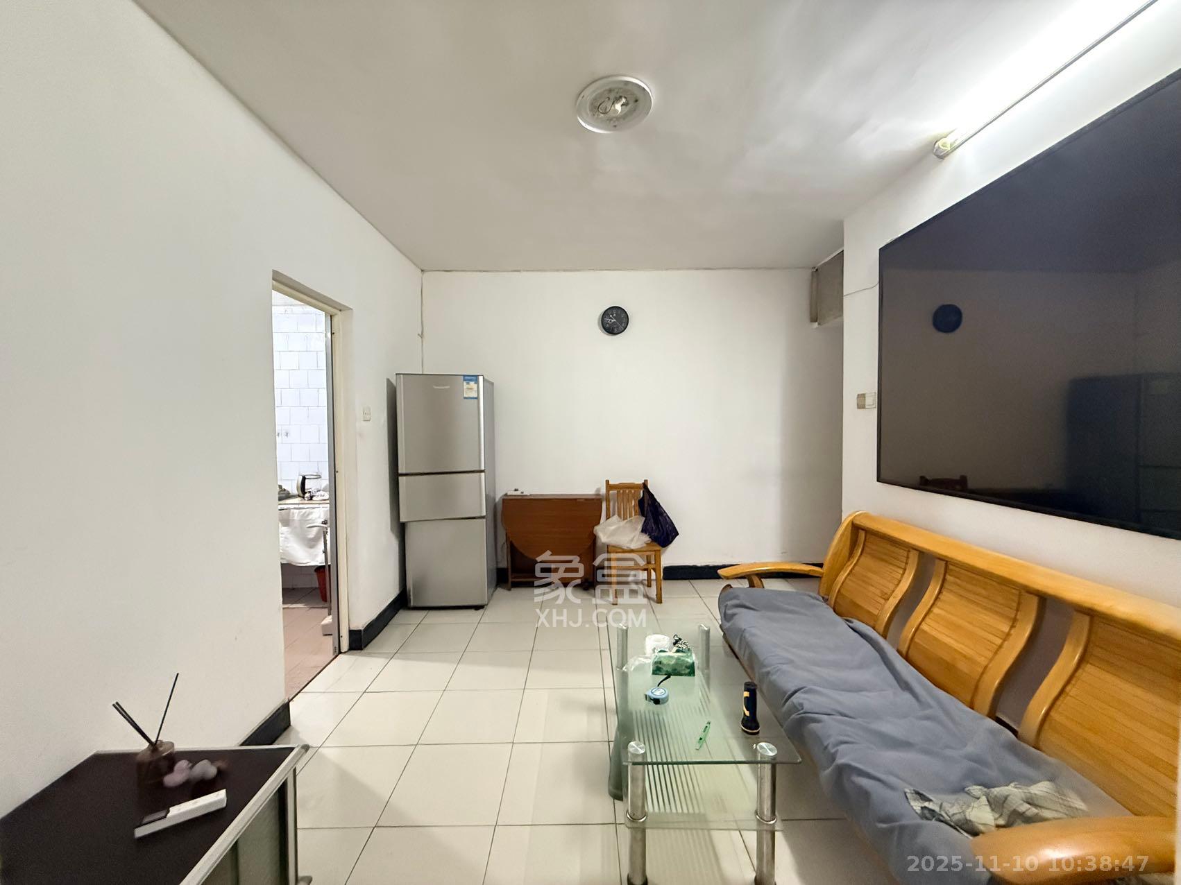 佘家塘、富雅里散盘  1室1厅1卫    1400.0元/月