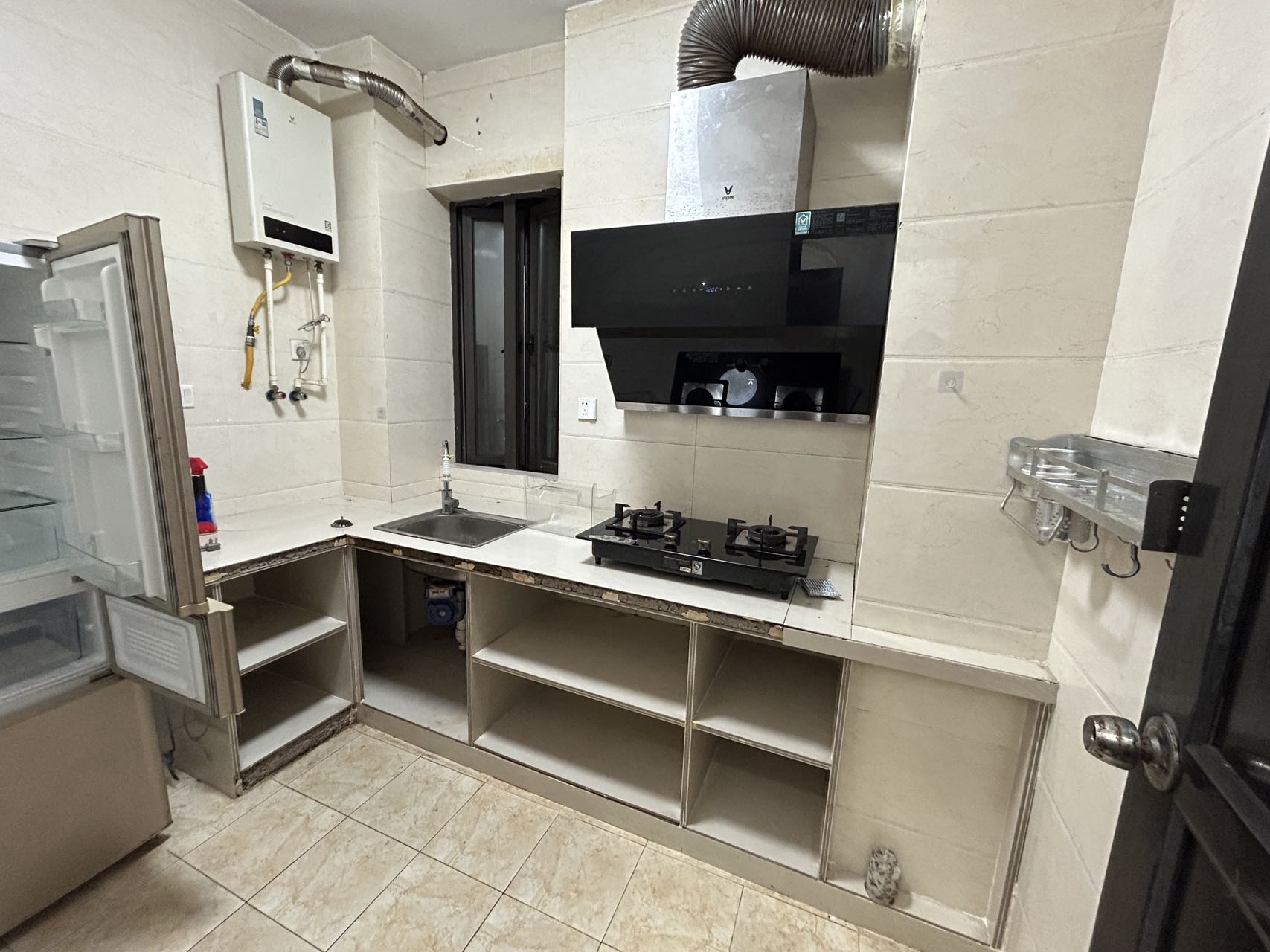 滨海新城一区(B-06地块) 3室1厅1卫 2900.0元/月 滨海新城一区(B-06地块) 3室1厅1卫 2900.0元/月室内图