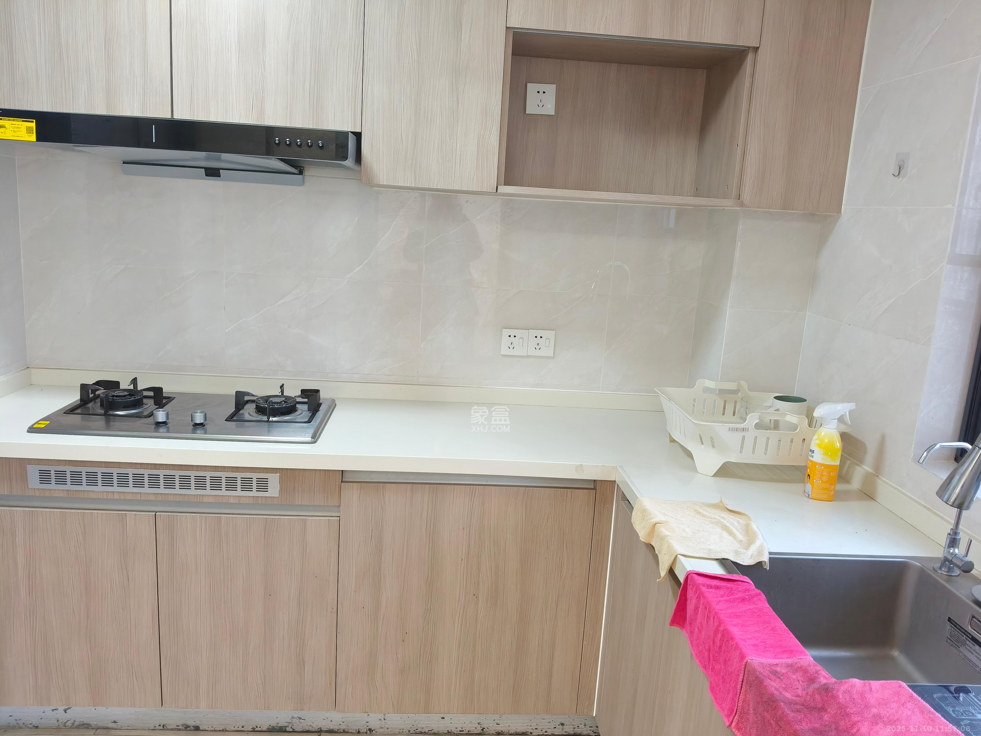 清控湖山雅居北区  4室2厅2卫    3000.0元/月室内图