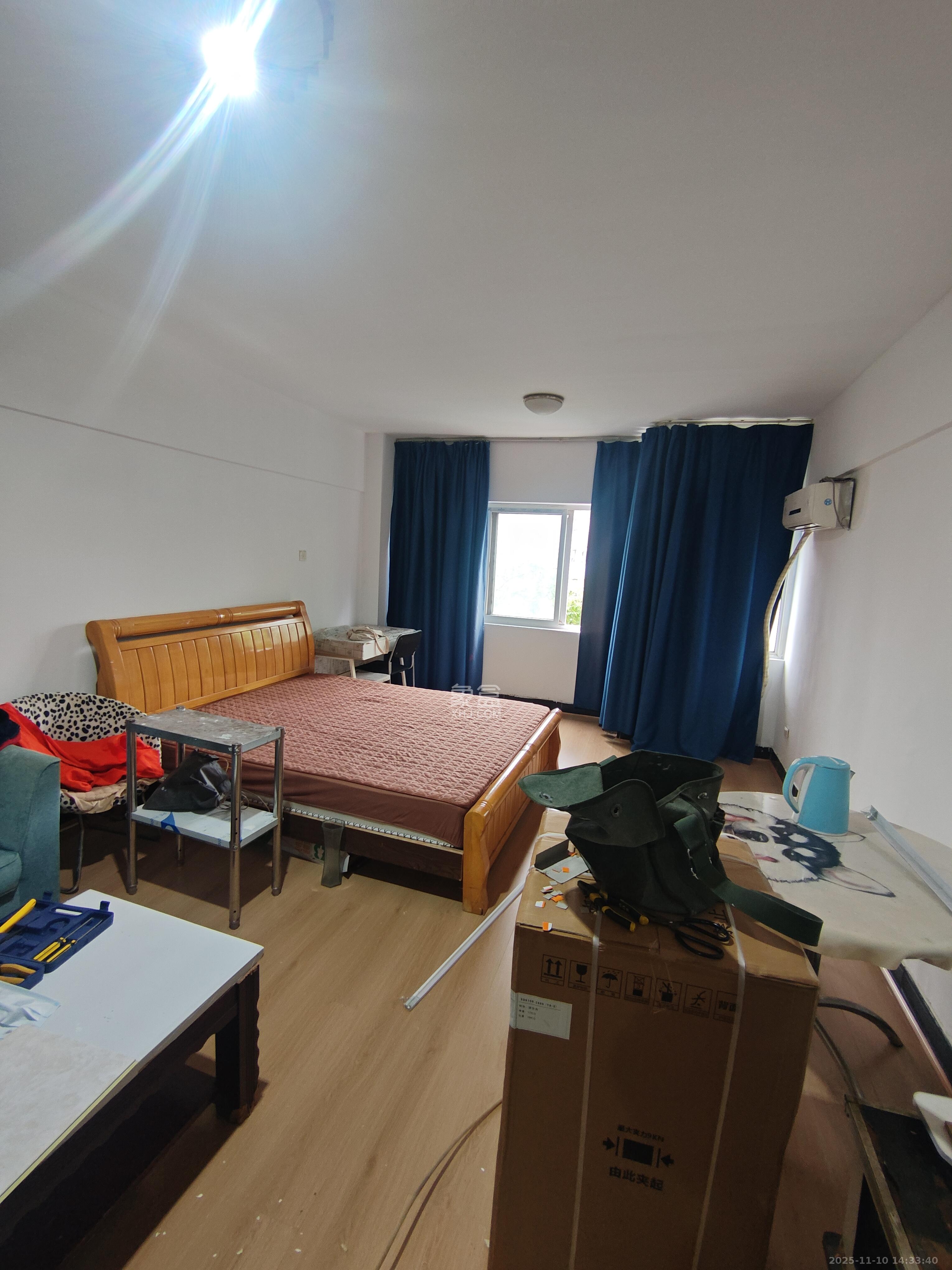 东方公寓  1室1厅1卫    1100.0元/月