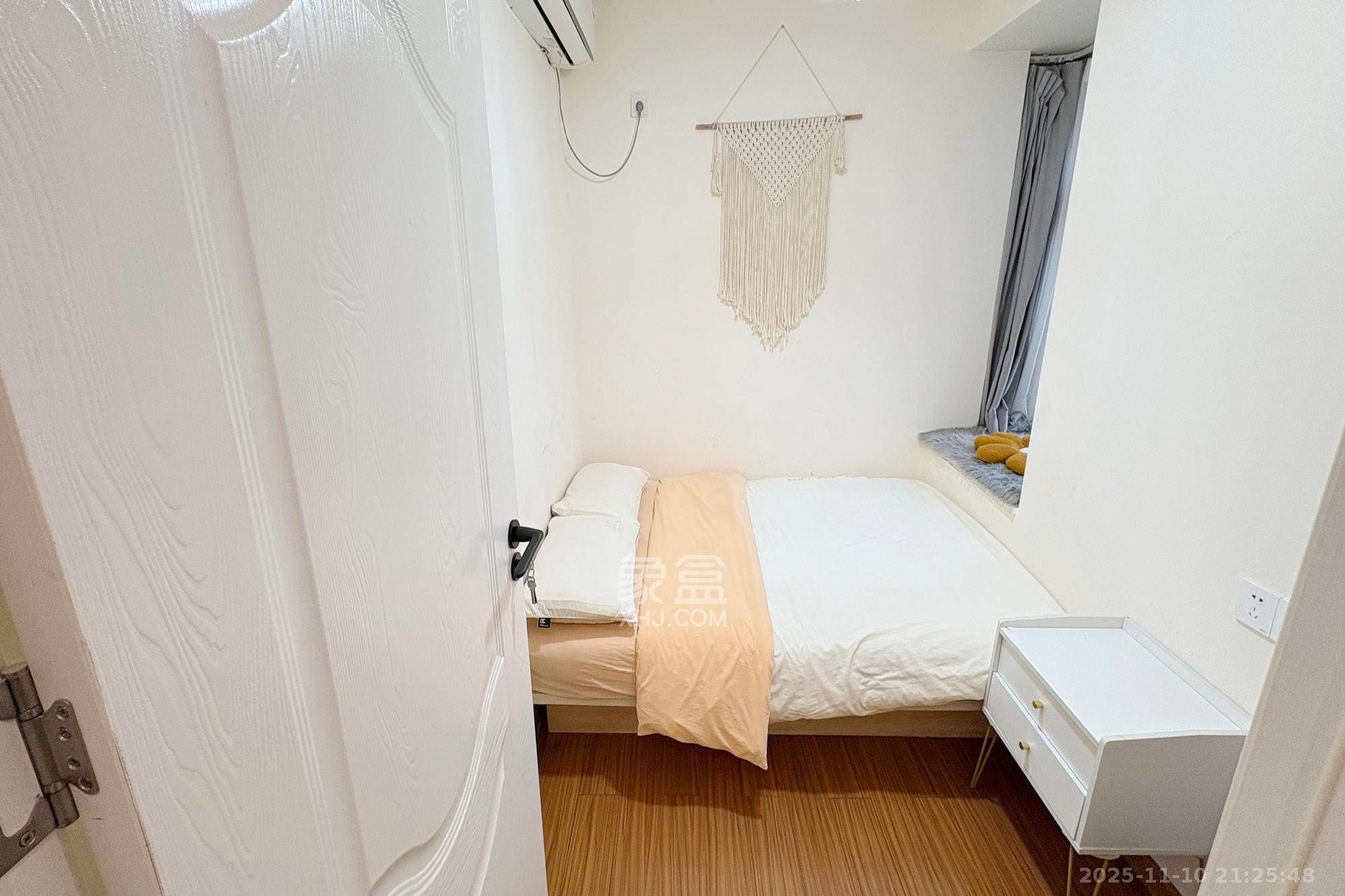 中天广场 2室2厅1卫 82.0万 中天广场 2室2厅1卫 82.0万卧室