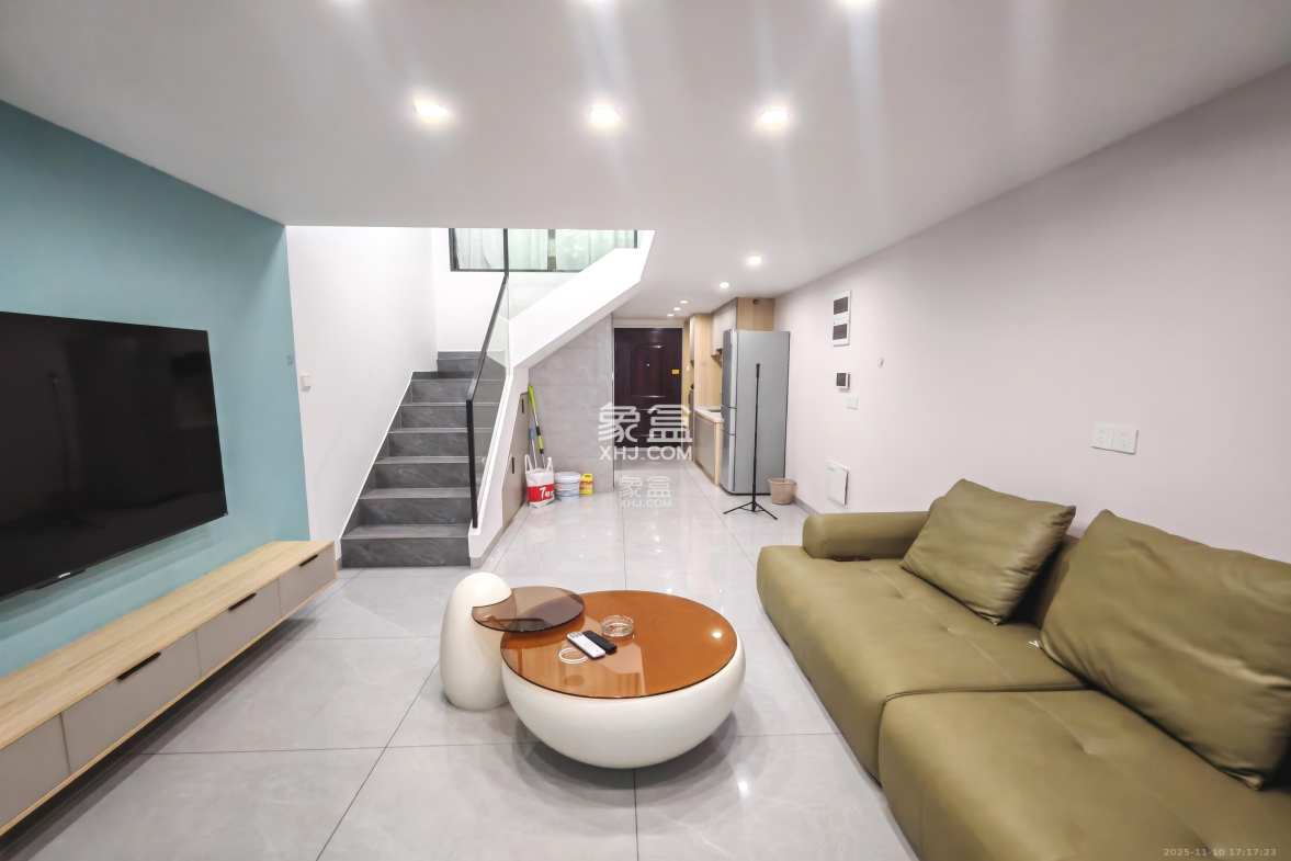 弘阳时光里 2室2厅1卫 2400.0元/月 弘阳时光里 2室2厅1卫 2400.0元/月室内图