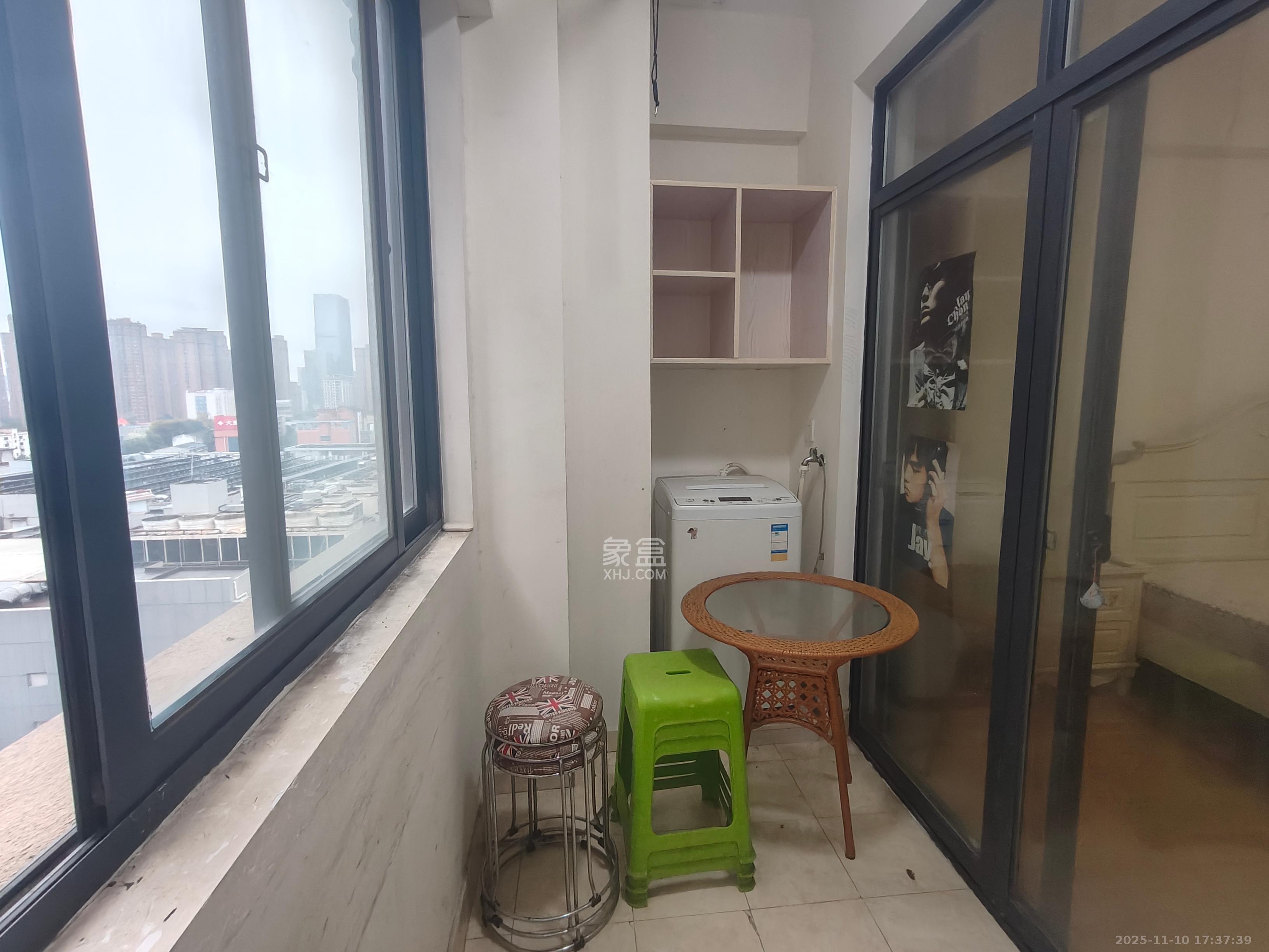 阳光锦城  1室1厅1卫    1300.0元/月室内图