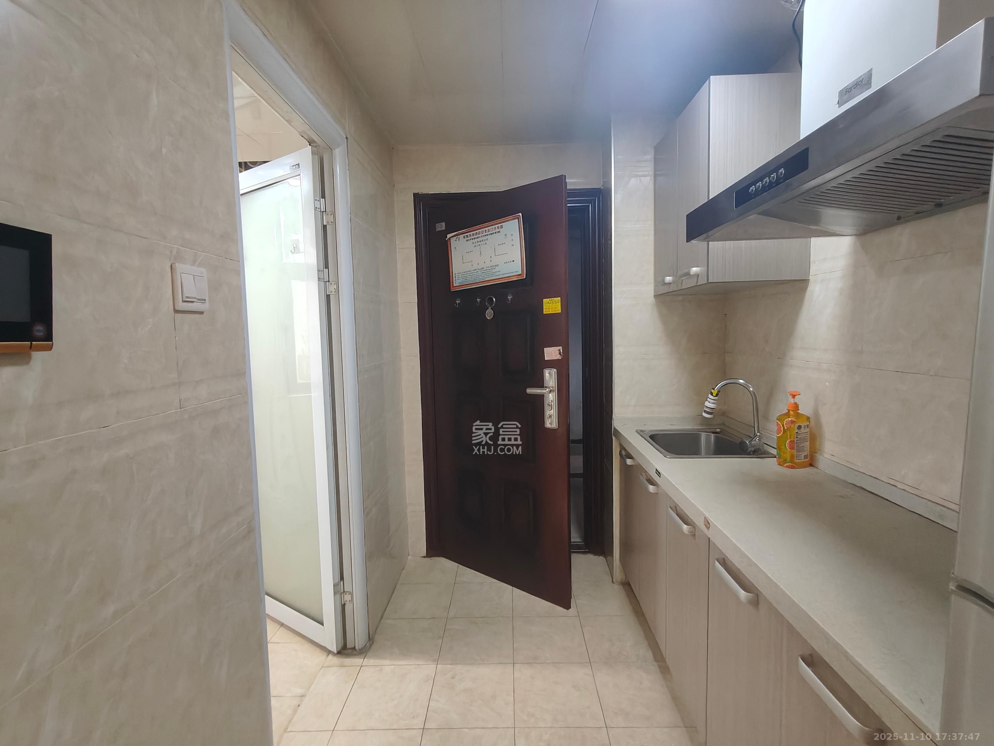 阳光锦城  1室1厅1卫    1300.0元/月室内图