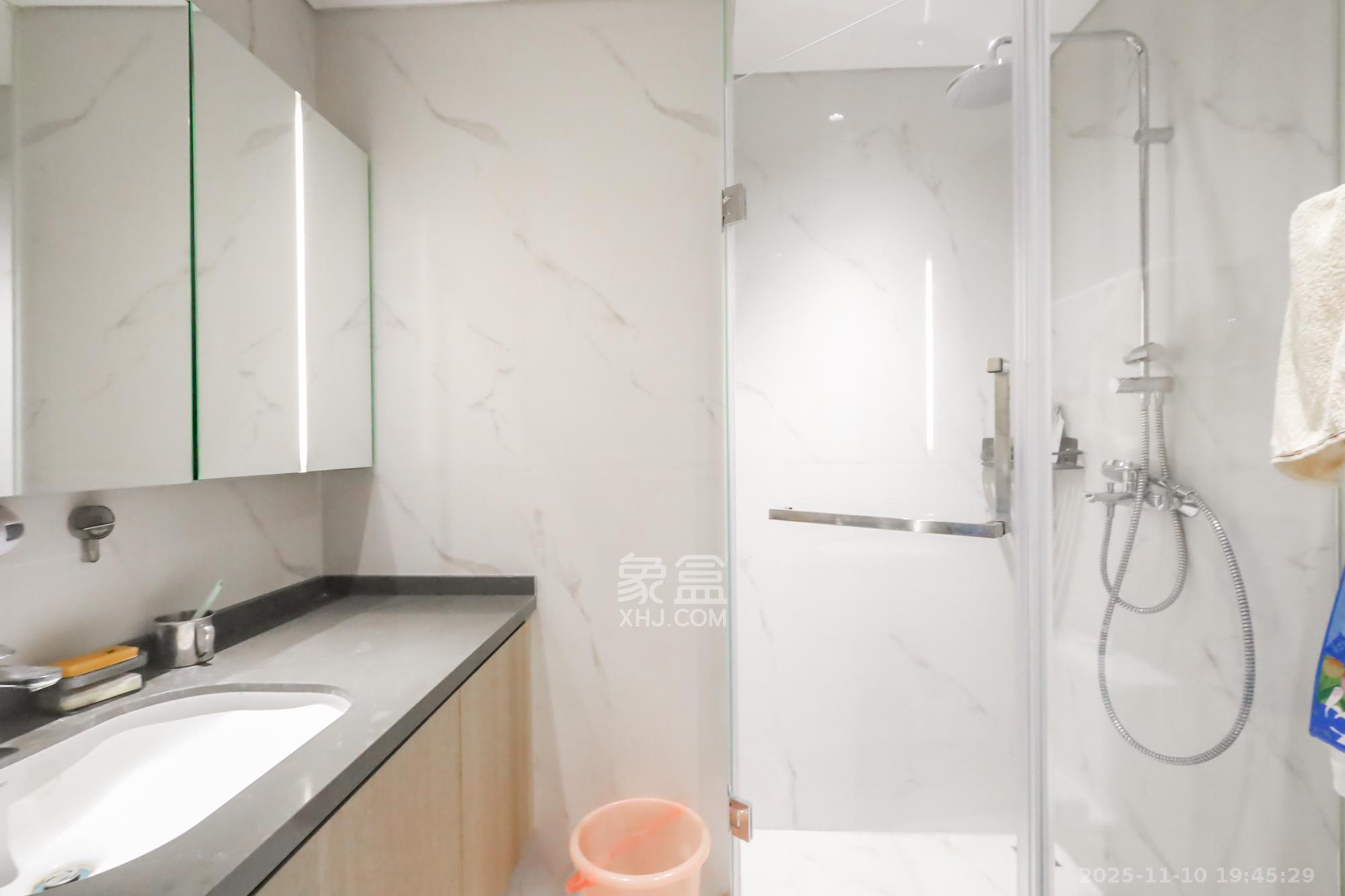 长沙悦府（华润万象城）  3室2厅3卫    420.0万卫生间