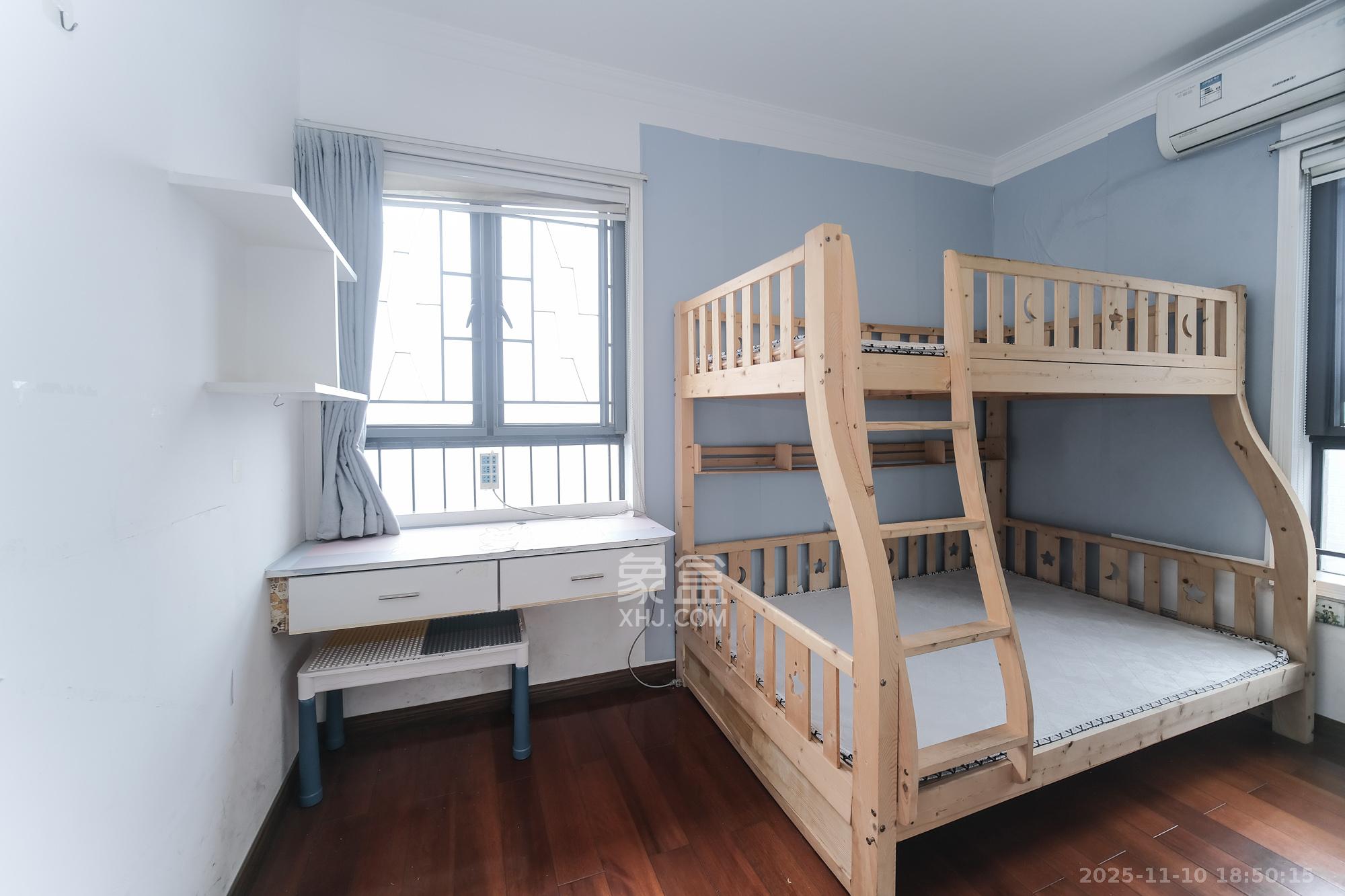 三一街区 2室2厅1卫 46.8万 三一街区 2室2厅1卫 46.8万卧室