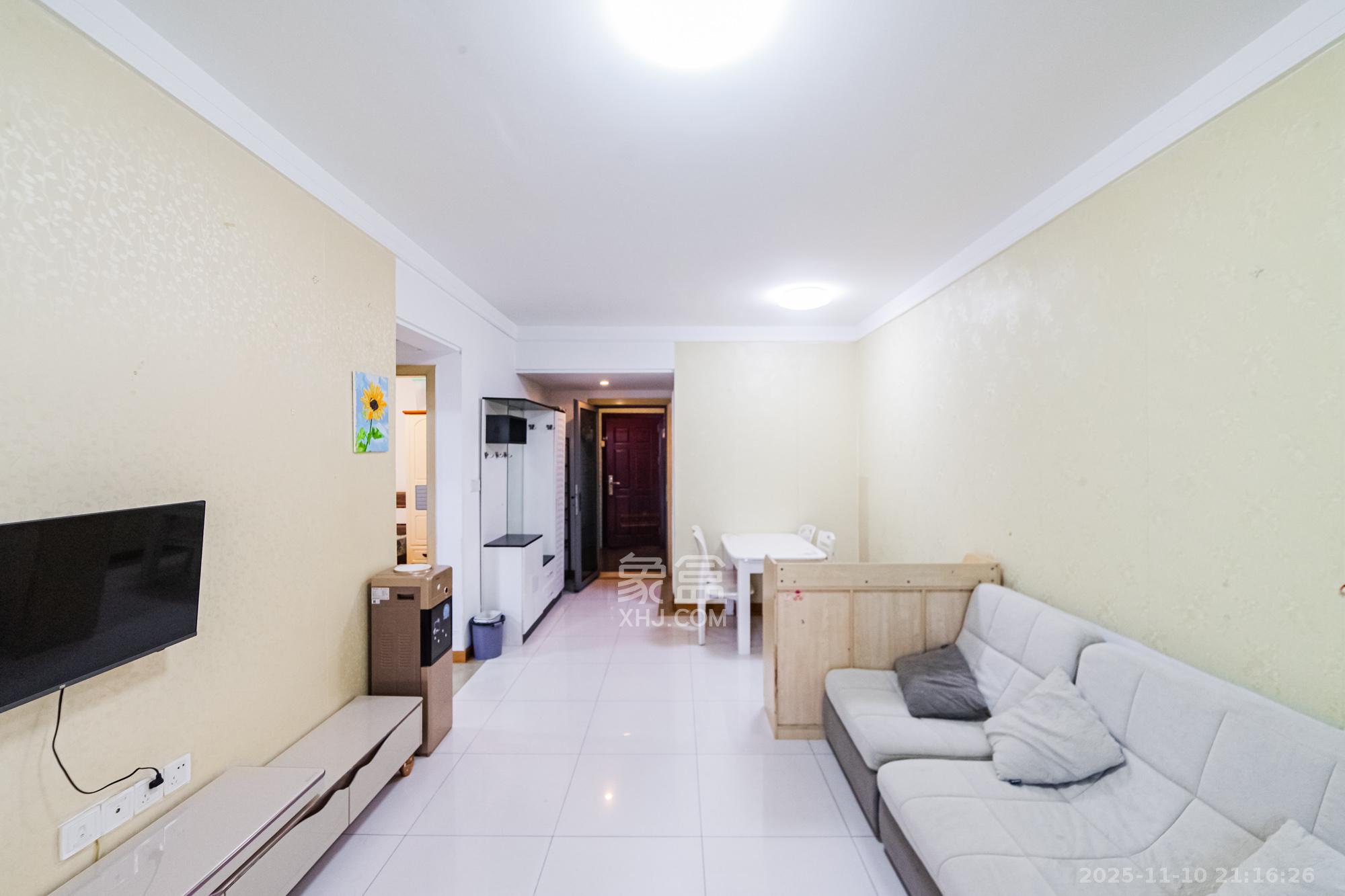 珠江花城三期锦鲤 2室2厅1卫 57.2万 珠江花城三期锦鲤 2室2厅1卫 57.2万客厅