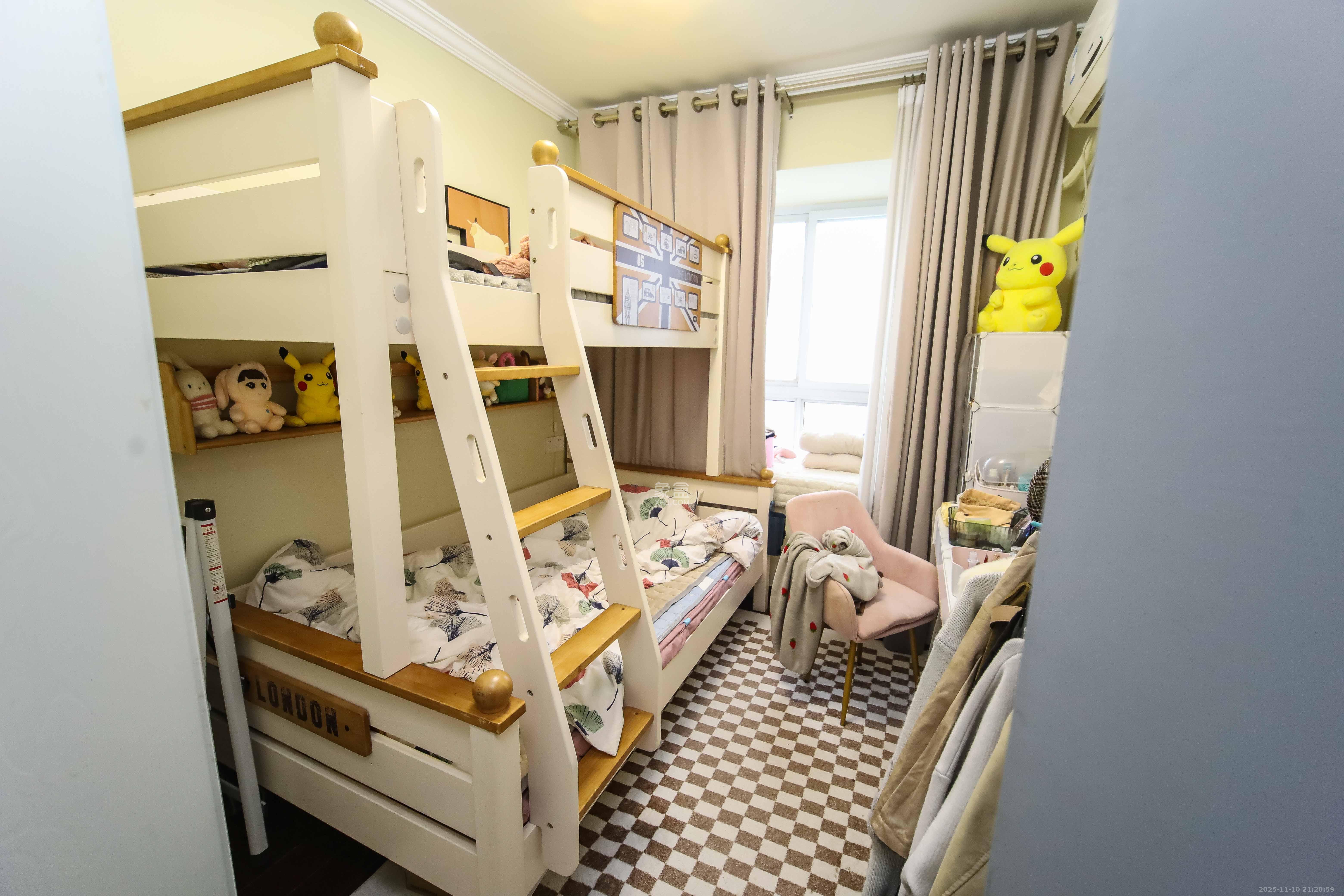 一品东庭 3室2厅2卫 110.0万 一品东庭 3室2厅2卫 110.0万卧室