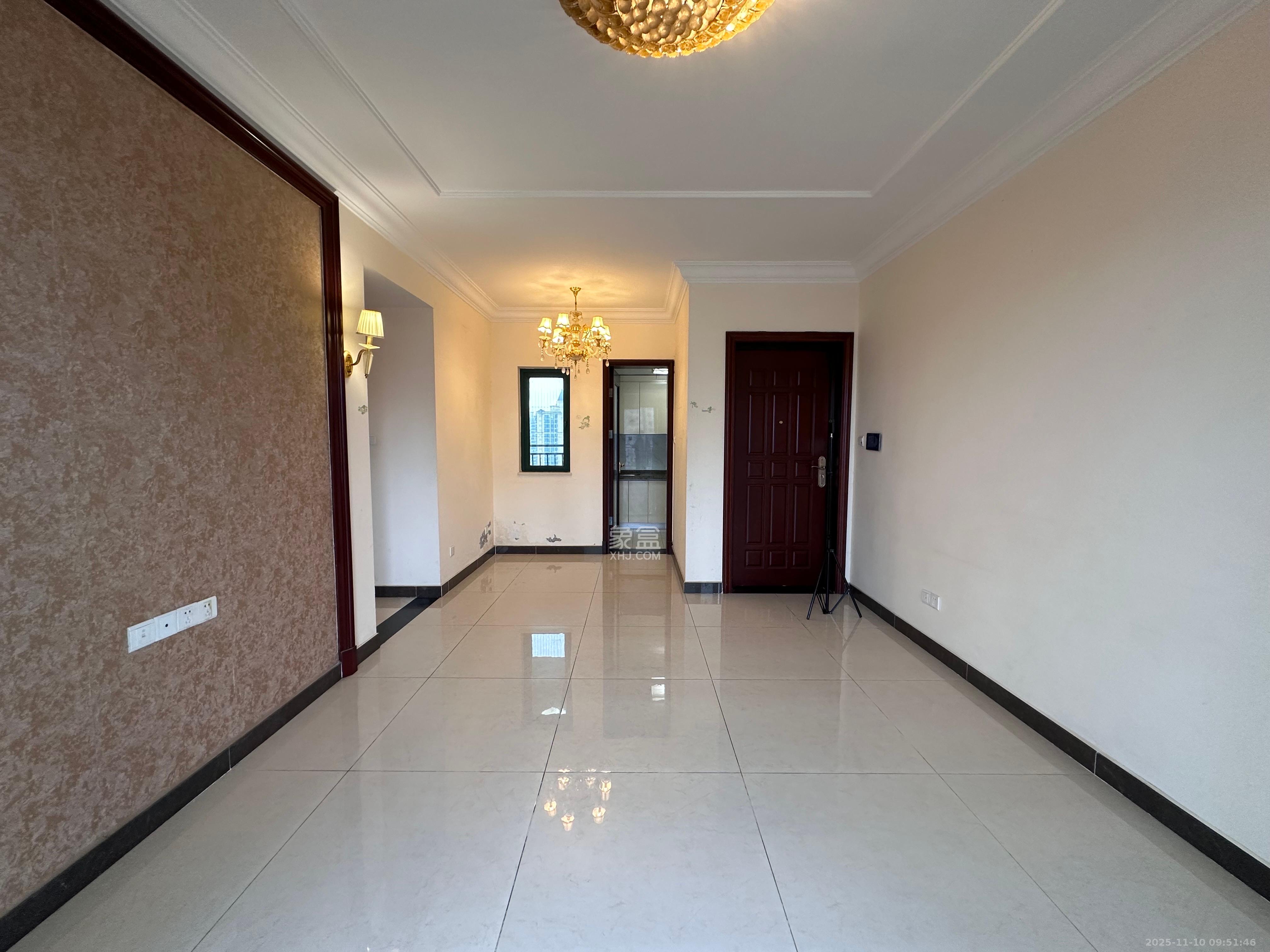 恒大雅苑  3室2厅2卫    1800.0元/月室内图