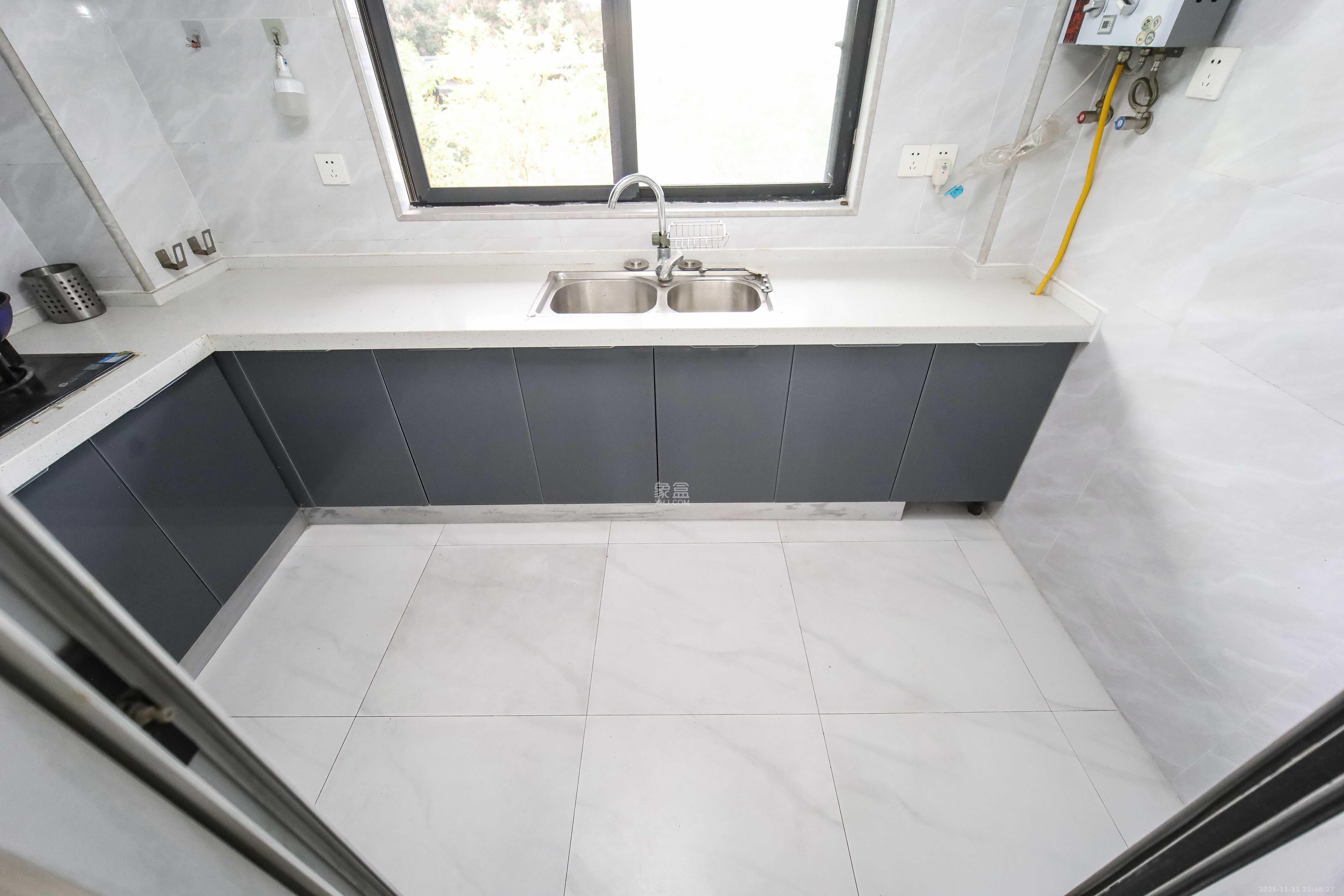 西街花园 2室2厅1卫 86.0万 西街花园 2室2厅1卫 86.0万厨房