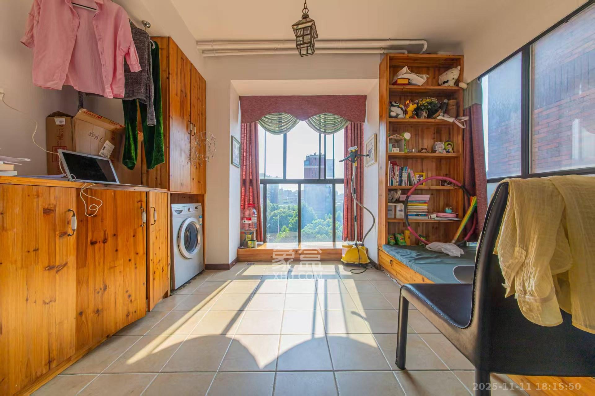 绿地公馆(绿地名邸) 2室2厅1卫 2200.0元/月 绿地公馆(绿地名邸) 2室2厅1卫 2200.0元/月室内图