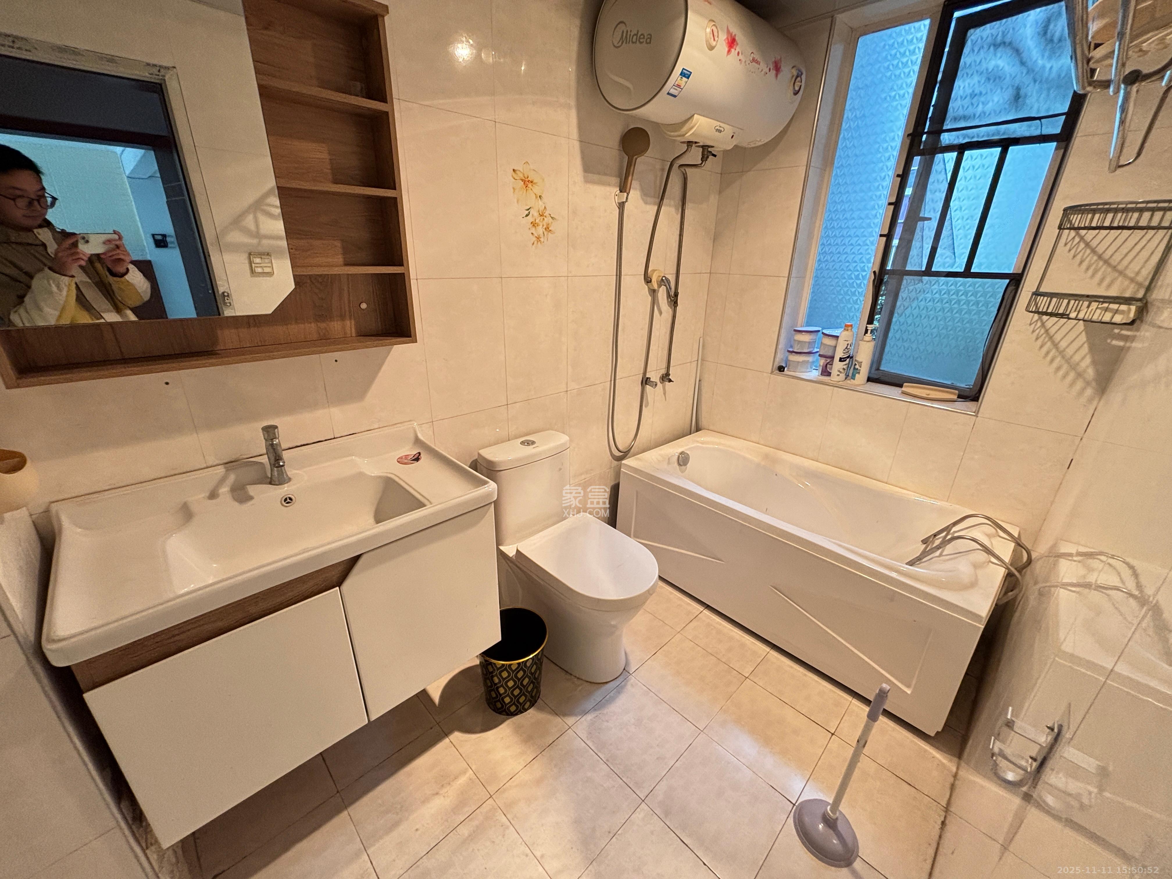 天鸿天府（天鸿中央大院）  3室2厅2卫    2600.0元/月室内图