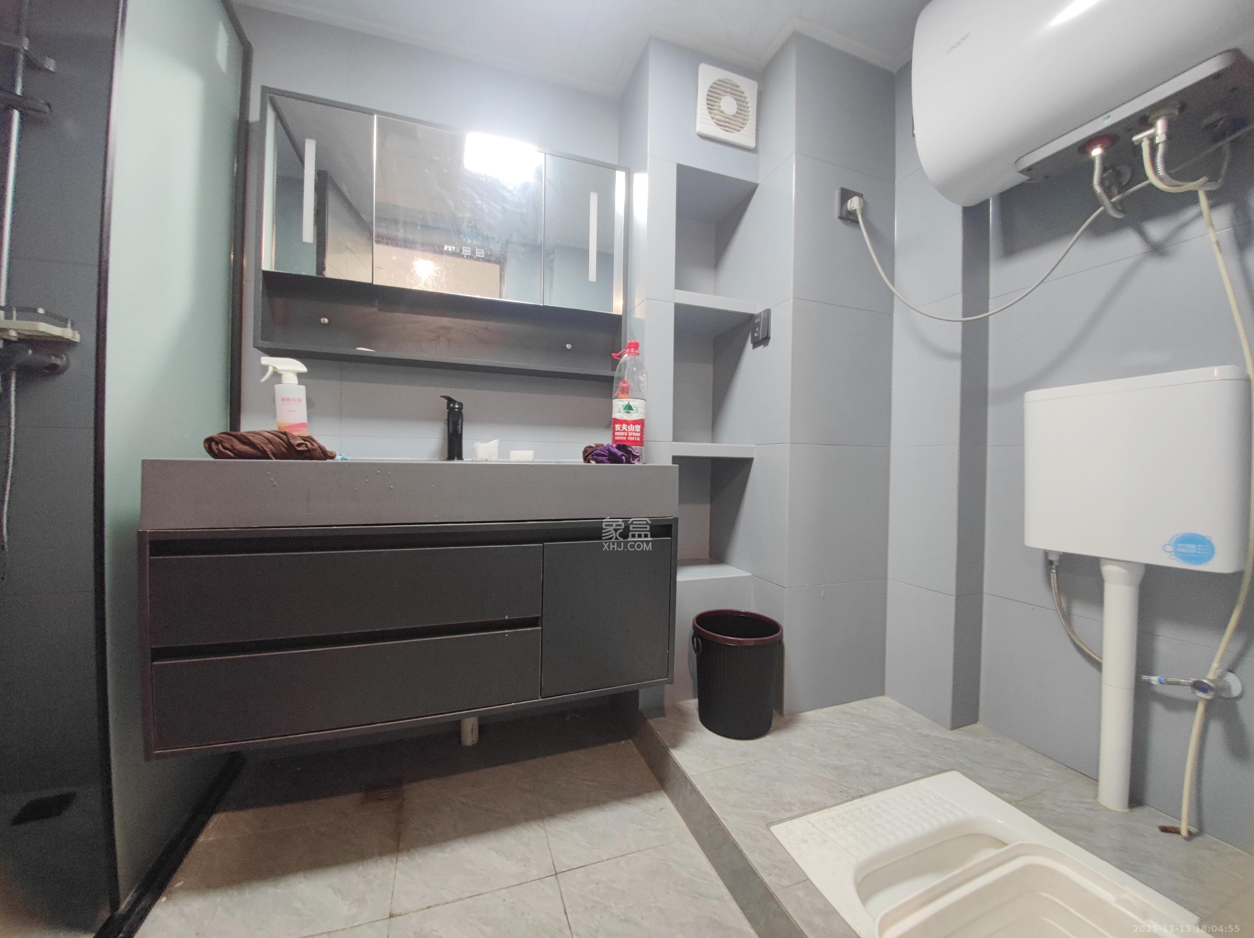 藏珑湖上公馆  2室2厅0卫    2200.0元/月室内图