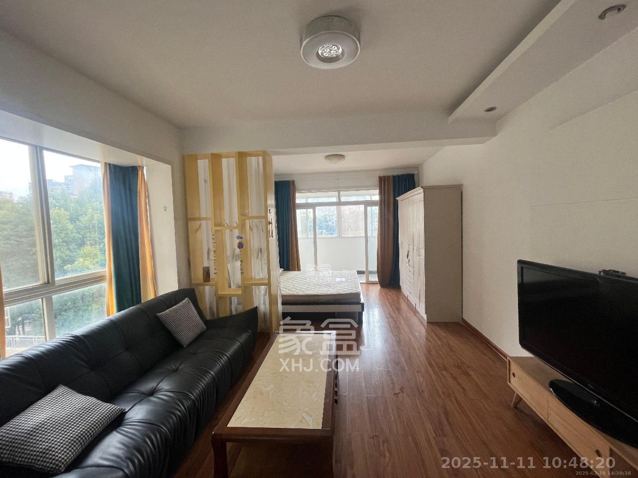 星语林名园  1室1厅1卫    1300.0元/月