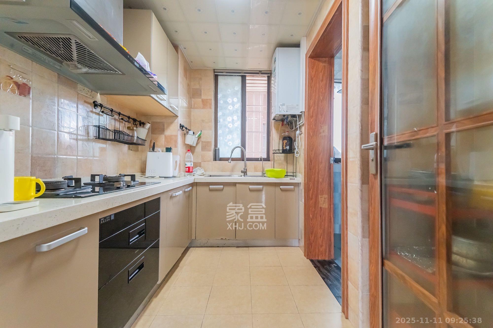 湖湾世景  4室2厅2卫    2600.0元/月室内图