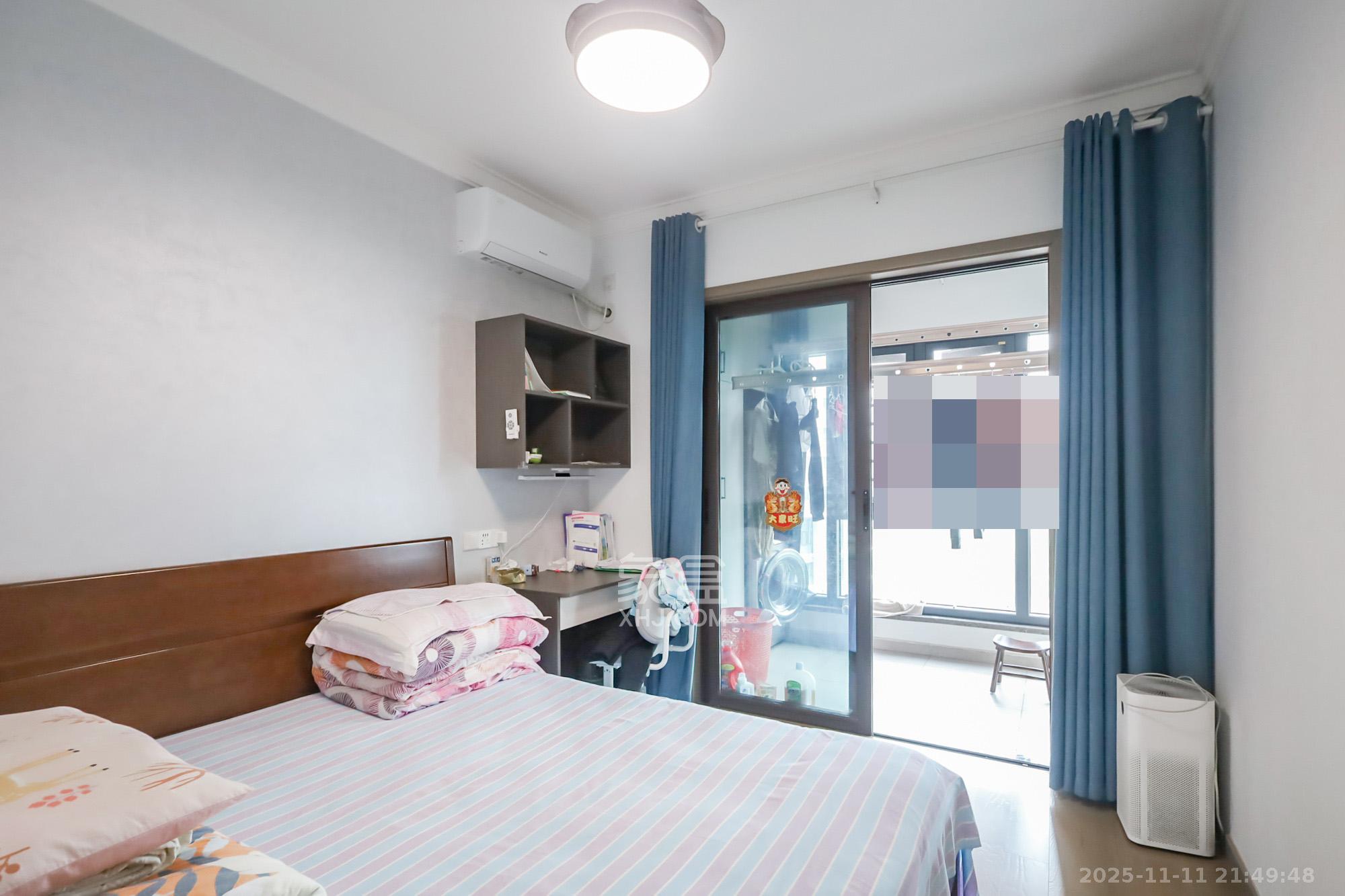 越秀悦湖台  4室2厅2卫    248.5万卧室