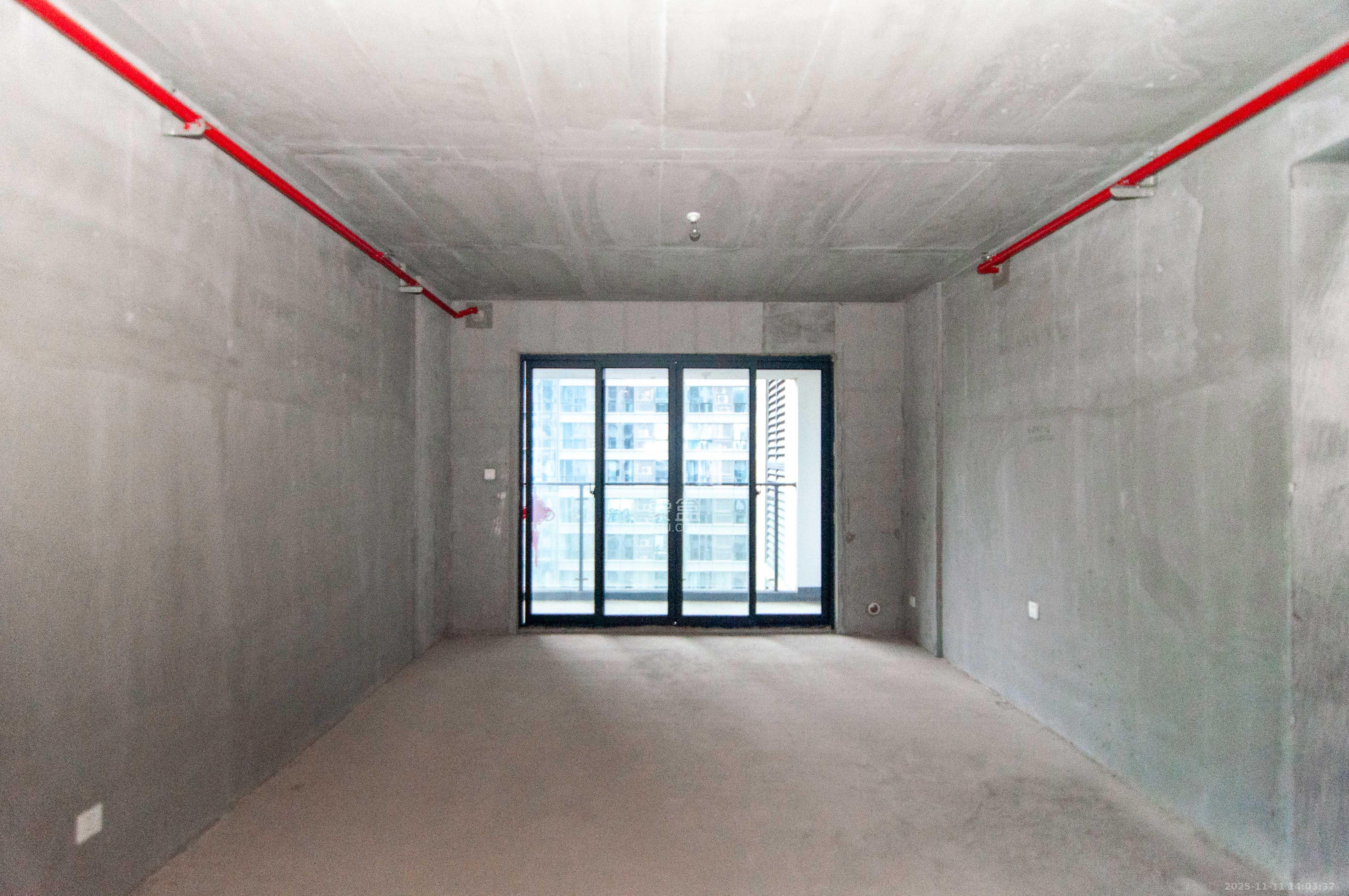 中建梅溪湖中心 4室2厅2卫 180.0万 中建梅溪湖中心 4室2厅2卫 180.0万客厅