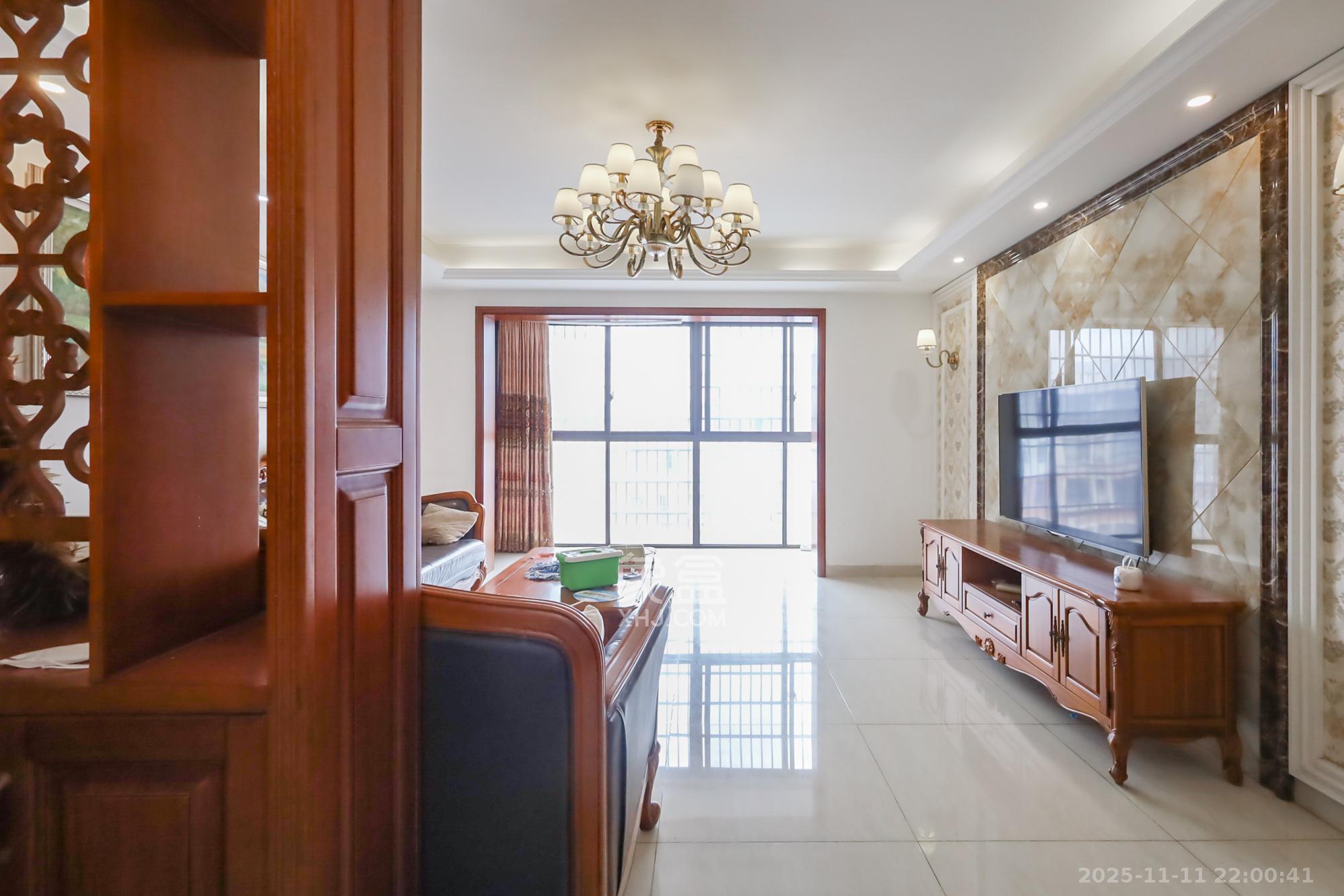 西岸润泽府  4室2厅1卫    175.0万