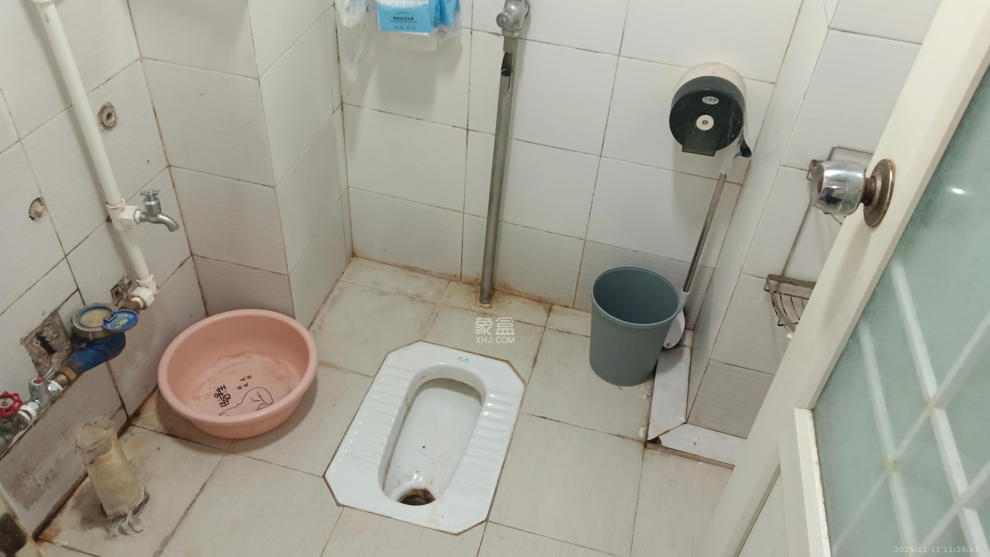 东方新世界  1室1厅1卫    1200.0元/月室内图