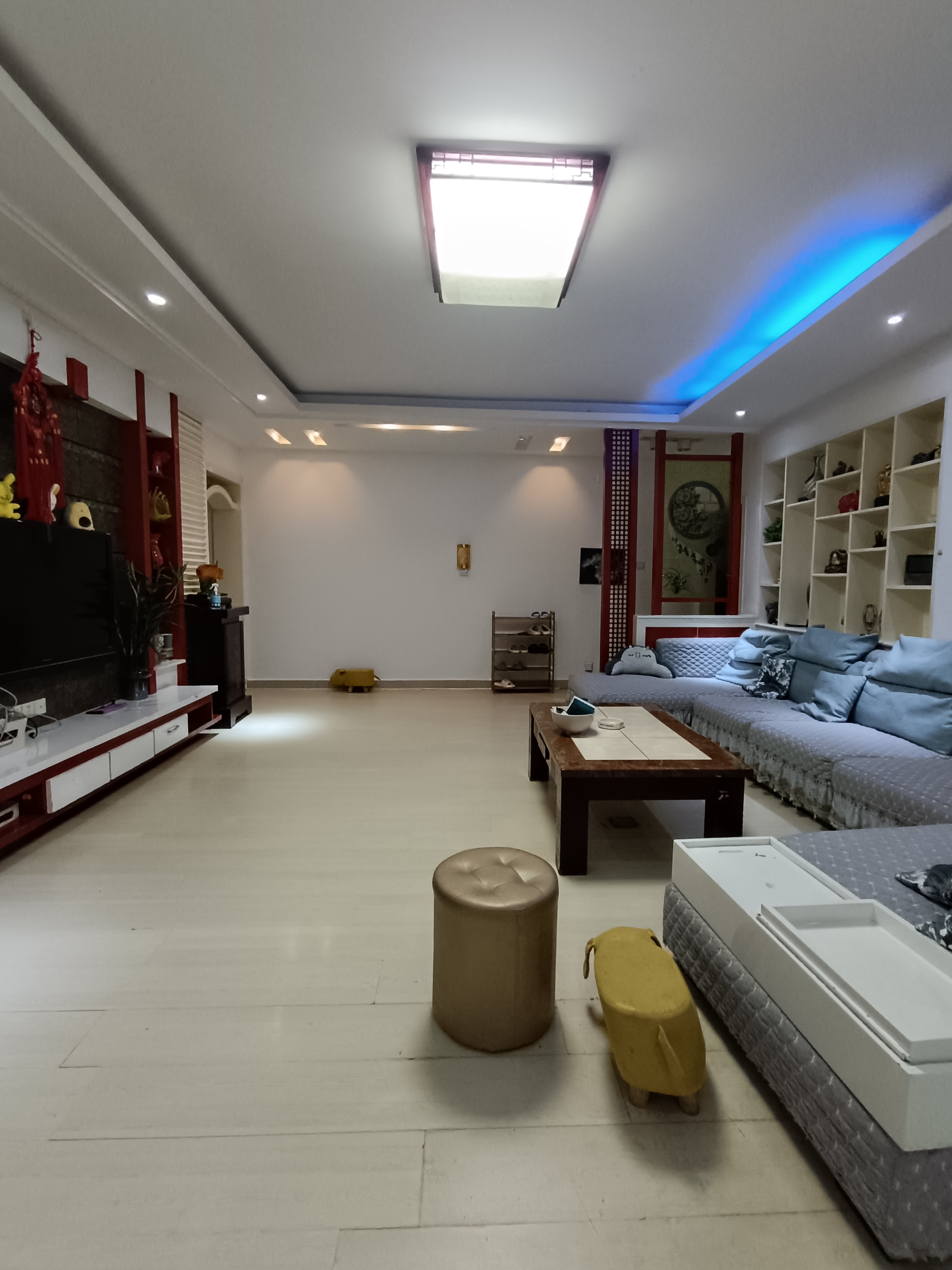 龙腾大厦  3室2厅2卫    1500.0元/月室内图