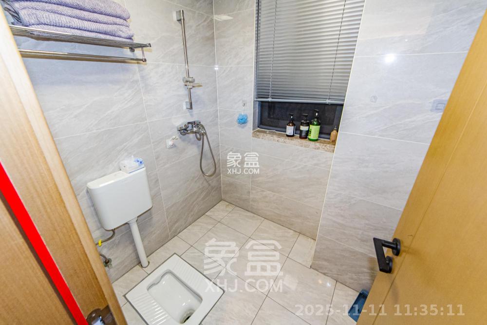 长房雍景湾  3室2厅2卫    3200.0元/月