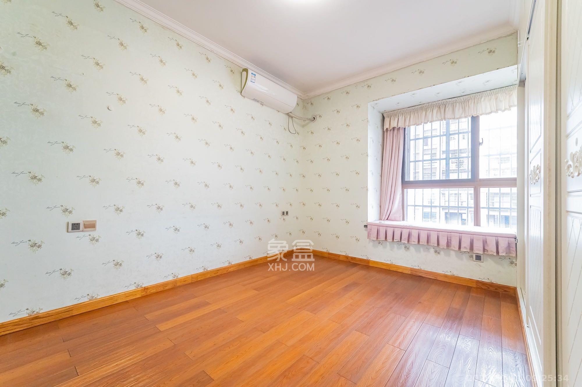 湖湾世景  4室2厅2卫    2600.0元/月室内图