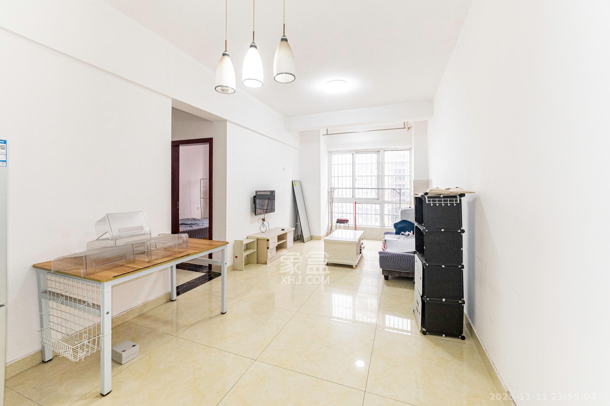 光明城市(星辰青年城) 2室1厅1卫 30.8万 光明城市(星辰青年城) 2室1厅1卫 30.8万客厅