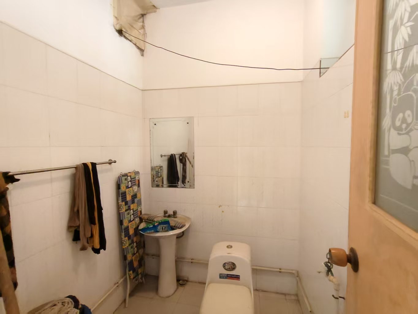 无线电三厂家属楼  3室2厅2卫    13.8万室内图